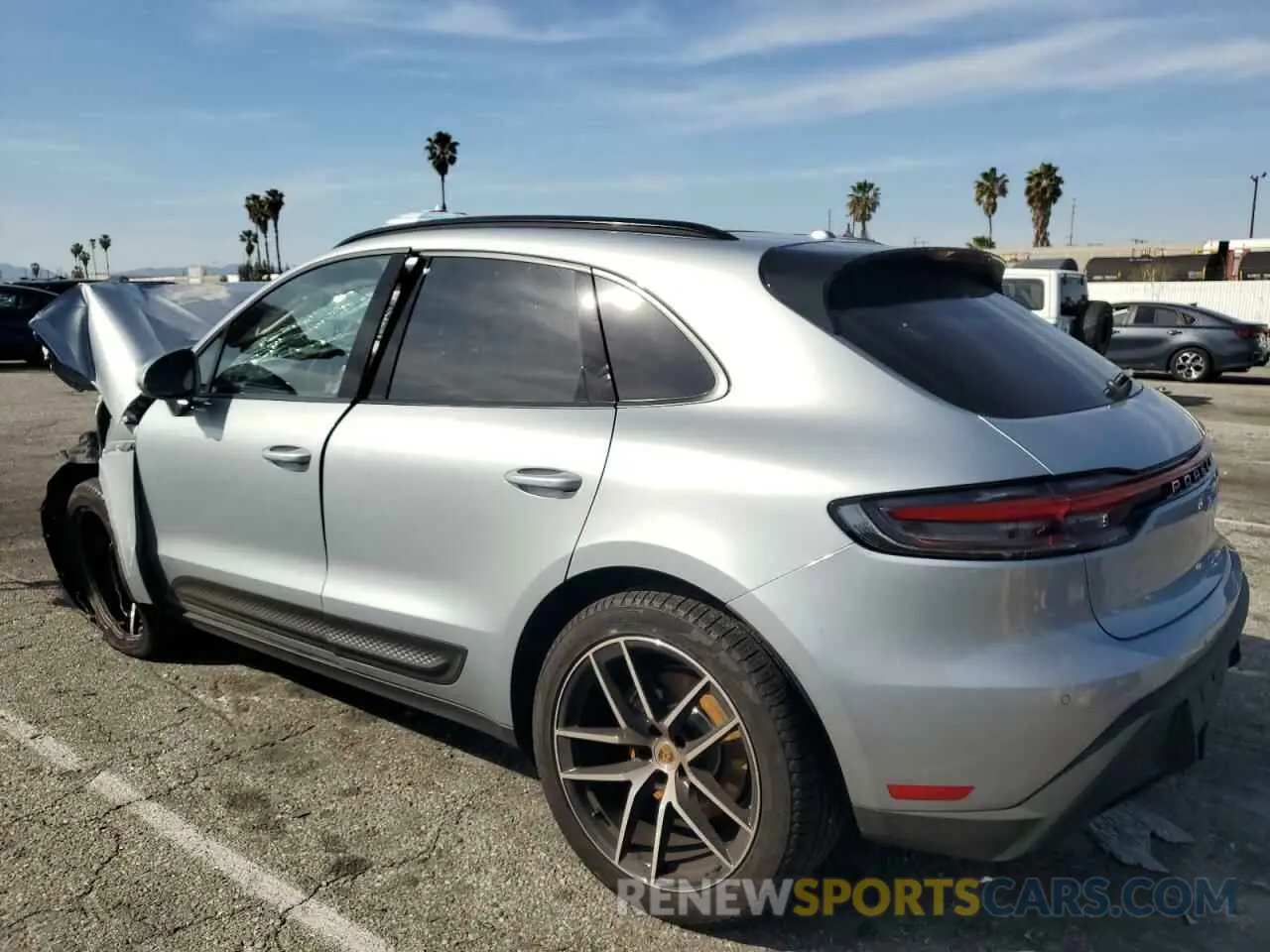 2 fotografías del automóvil dañado WP1AA2A52RLB08850 PORSCHE MACAN BASE 2024