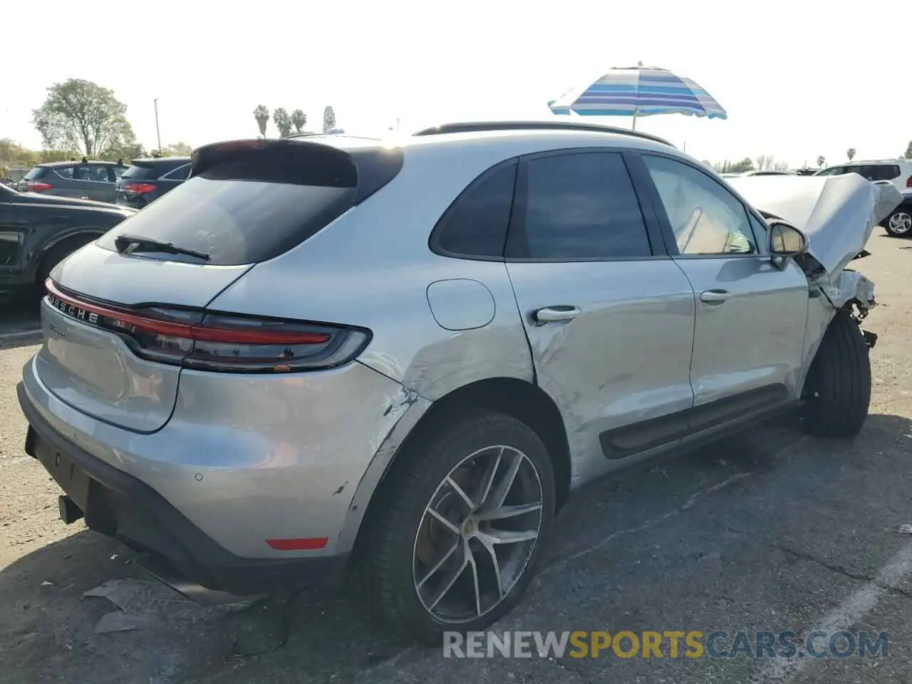 3 fotografías del automóvil dañado WP1AA2A52RLB08850 PORSCHE MACAN BASE 2024