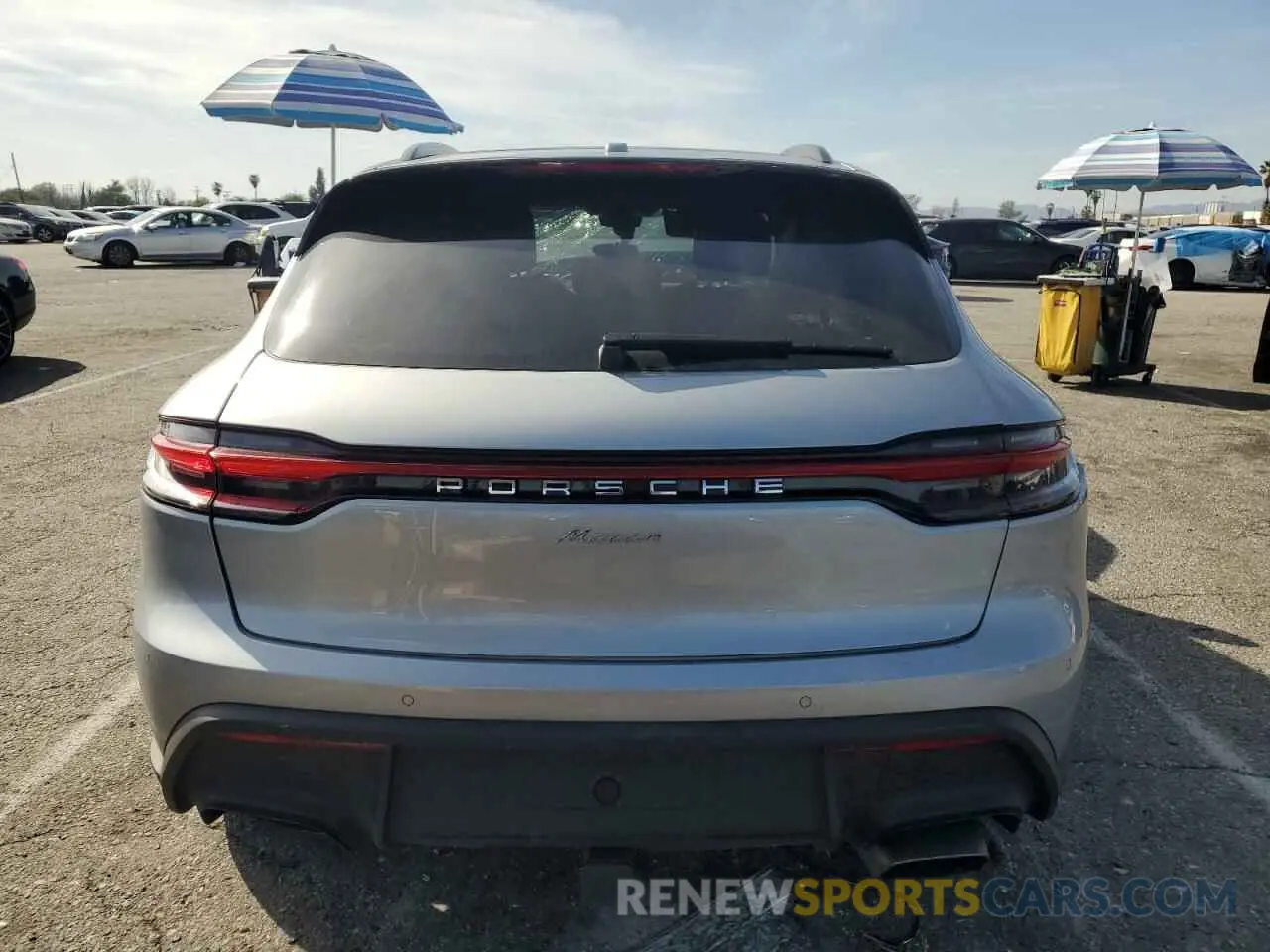 6 fotografías del automóvil dañado WP1AA2A52RLB08850 PORSCHE MACAN BASE 2024