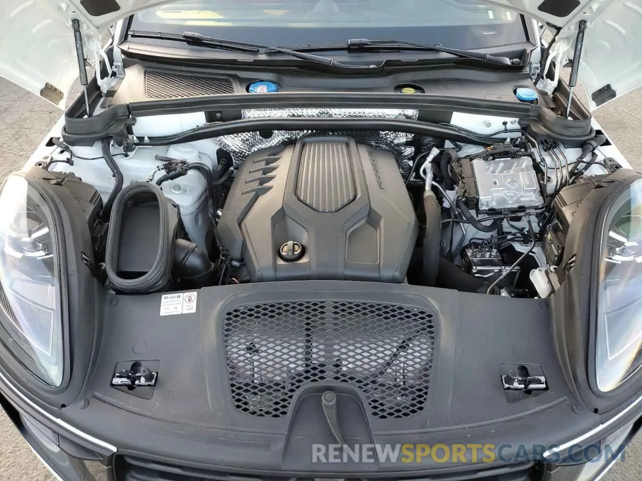11 fotografías del automóvil dañado WP1AA2A53RLB17945 PORSCHE MACAN BASE 2024