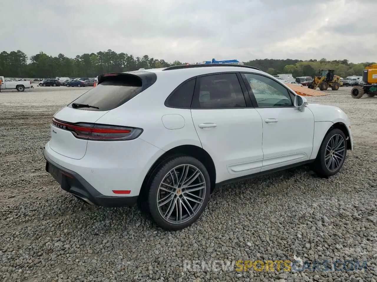 3 fotografías del automóvil dañado WP1AA2A54RLB20188 PORSCHE MACAN BASE 2024