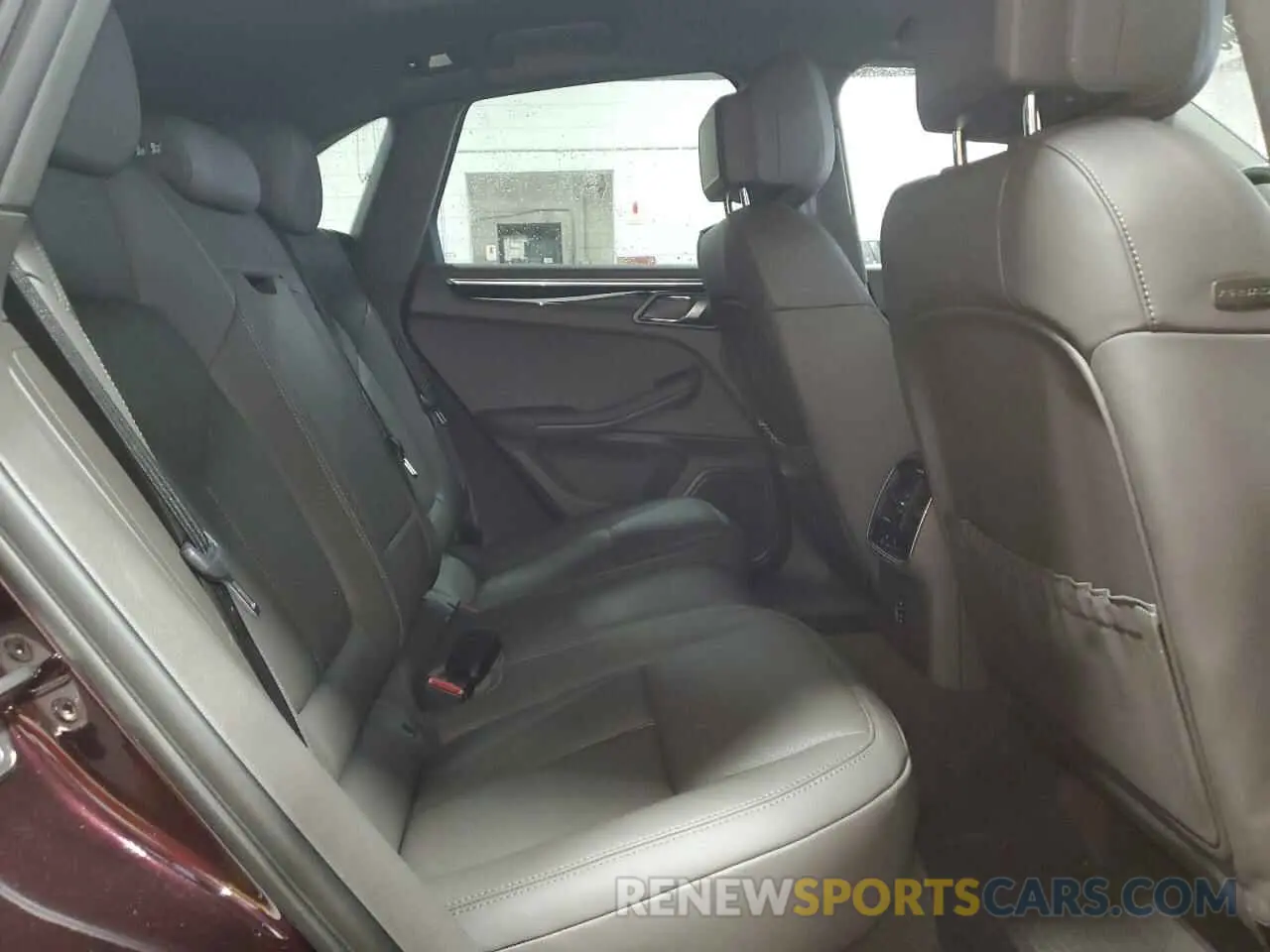 11 fotografías del automóvil dañado WP1AA2A55RLB06705 PORSCHE MACAN BASE 2024