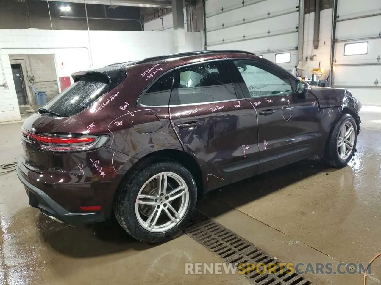 3 fotografías del automóvil dañado WP1AA2A55RLB06705 PORSCHE MACAN BASE 2024