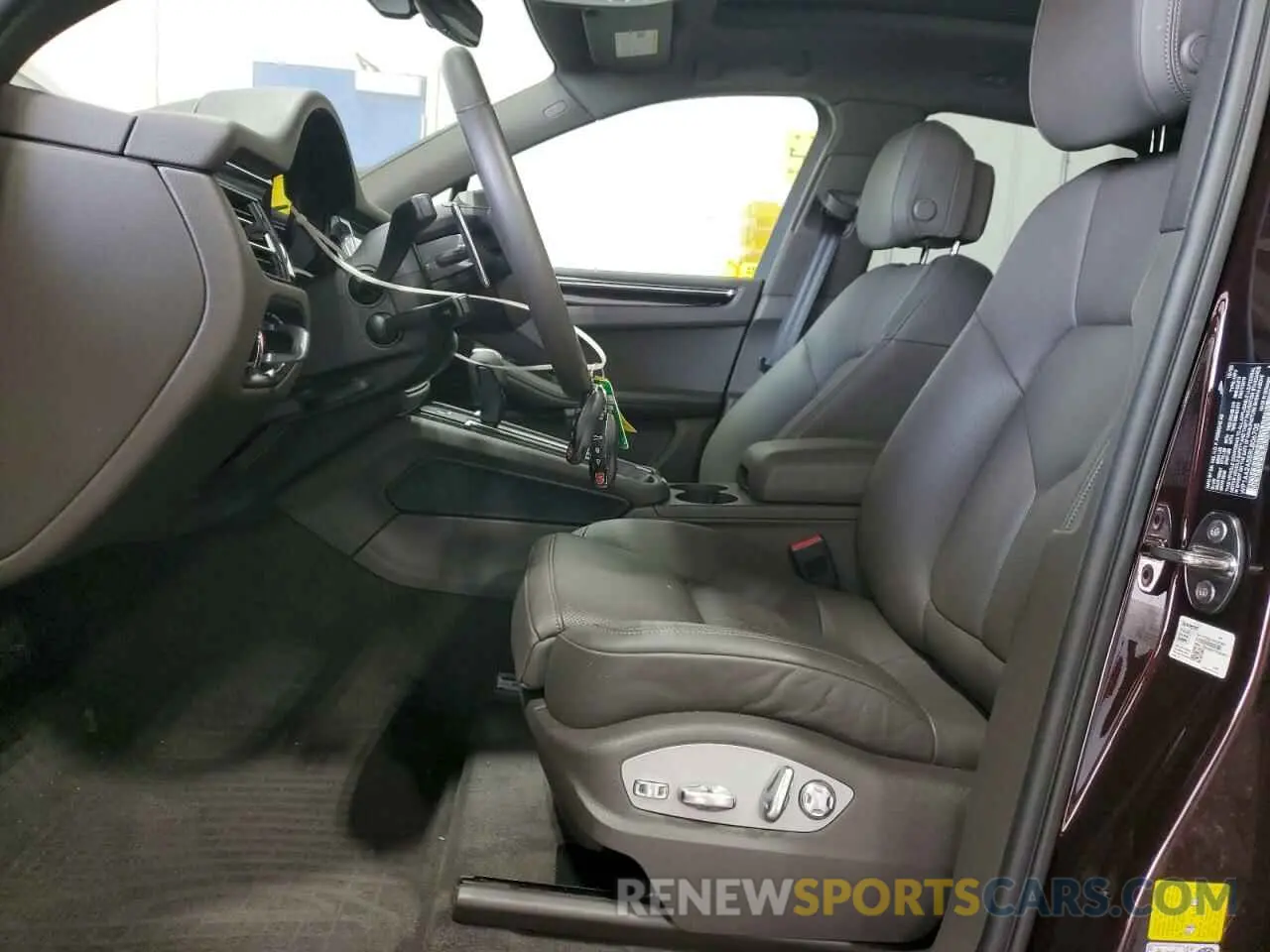 7 fotografías del automóvil dañado WP1AA2A55RLB06705 PORSCHE MACAN BASE 2024
