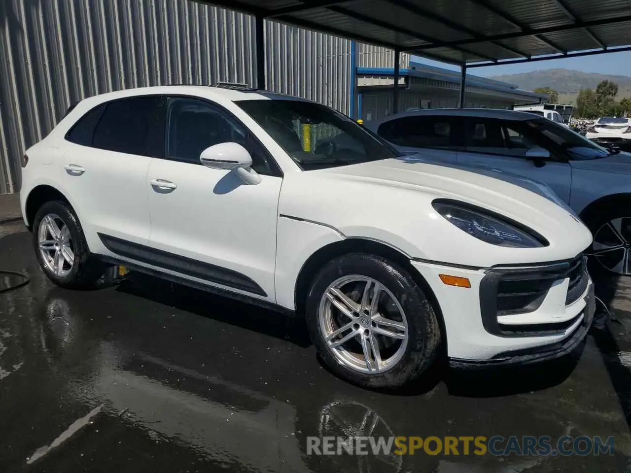 4 fotografías del automóvil dañado WP1AA2A55RLB16246 PORSCHE MACAN BASE 2024