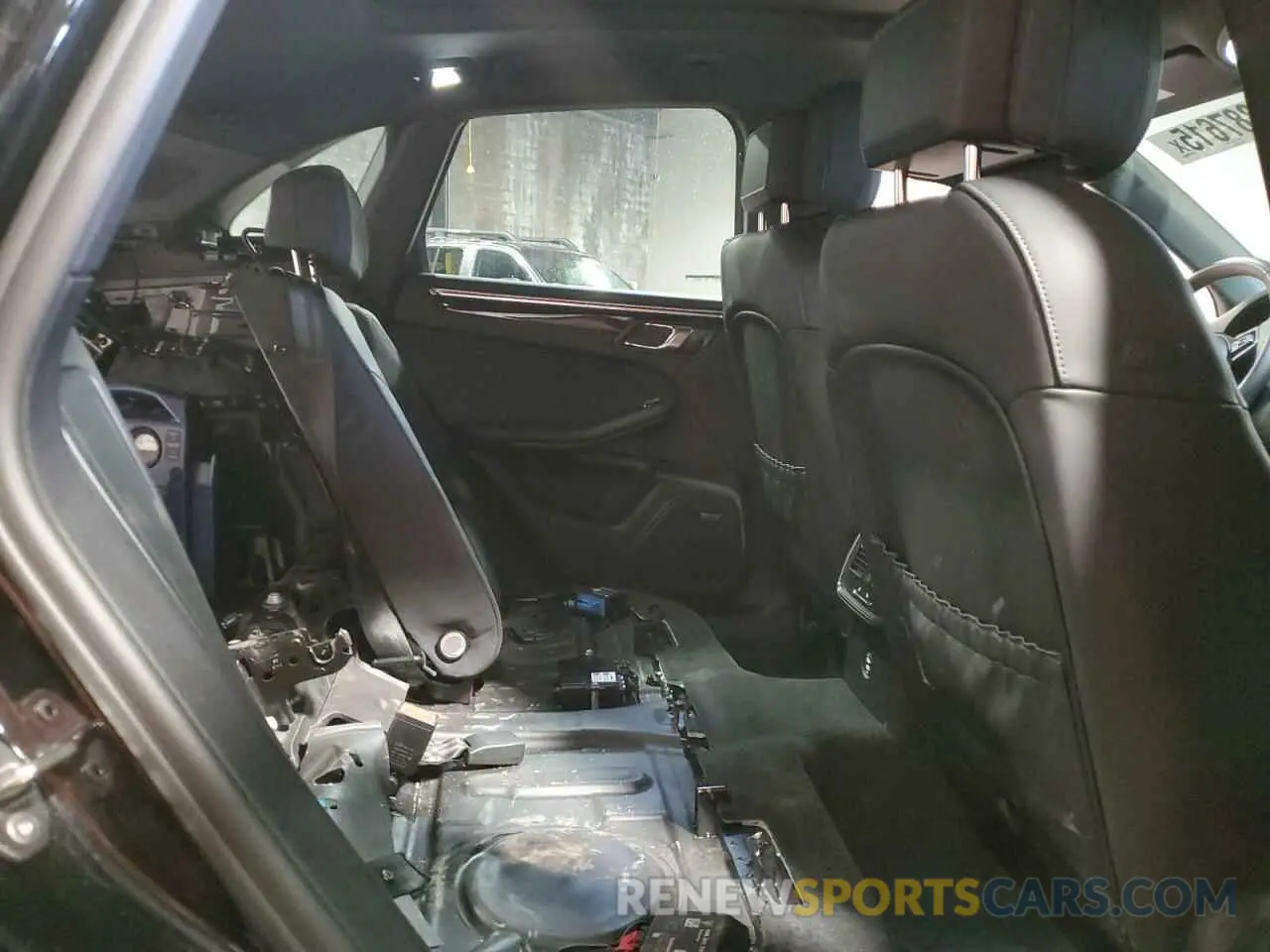 11 fotografías del automóvil dañado WP1AA2A56RLB00993 PORSCHE MACAN BASE 2024