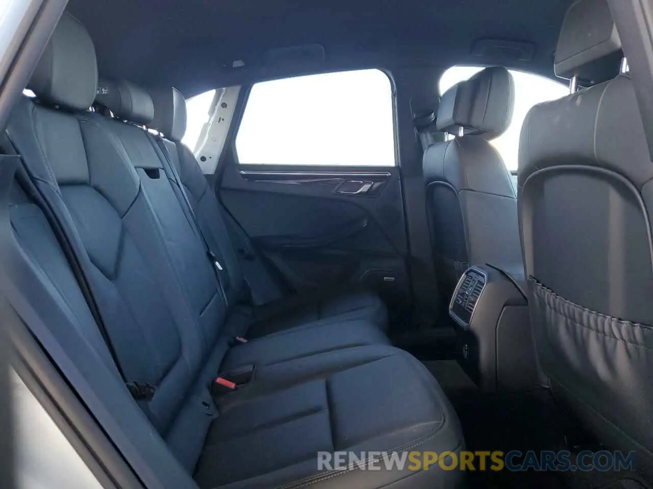 11 fotografías del automóvil dañado WP1AA2A57RLB02901 PORSCHE MACAN BASE 2024