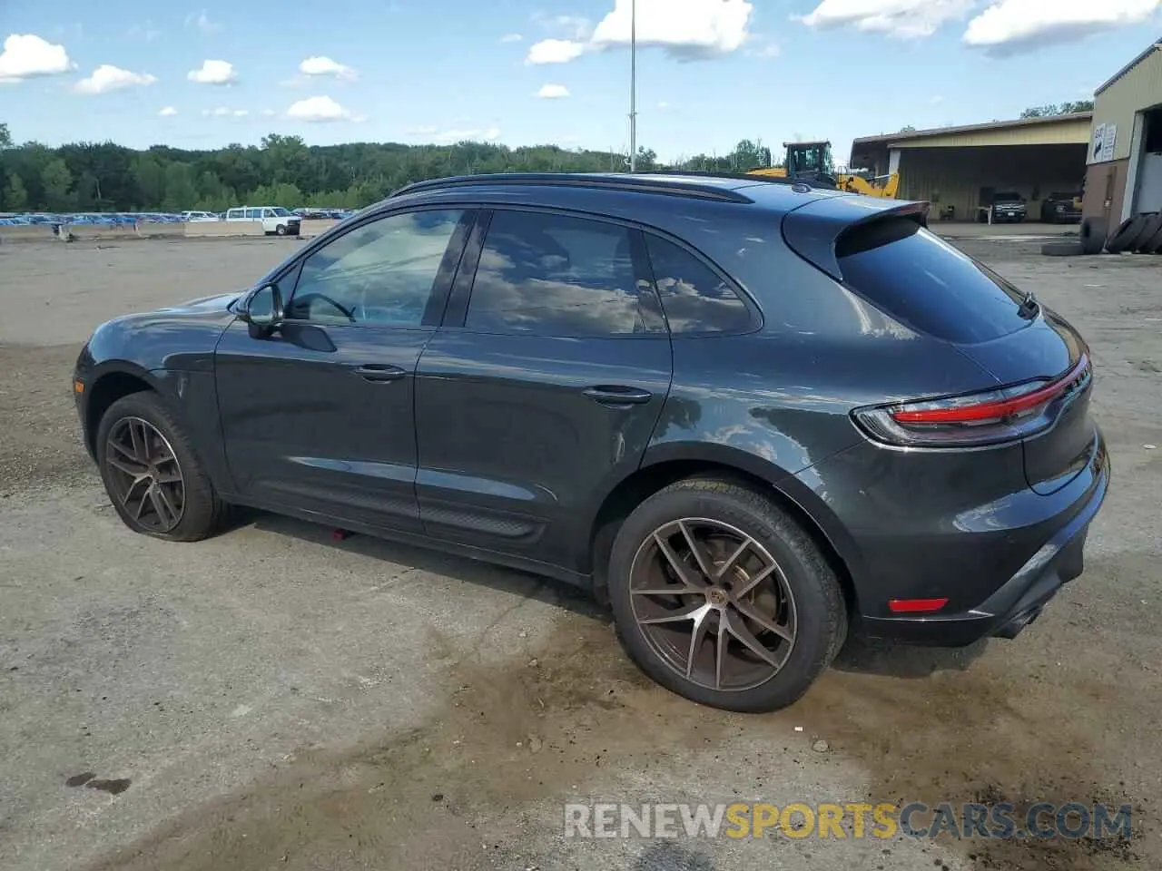 2 fotografías del automóvil dañado WP1AA2A58RLB07654 PORSCHE MACAN BASE 2024