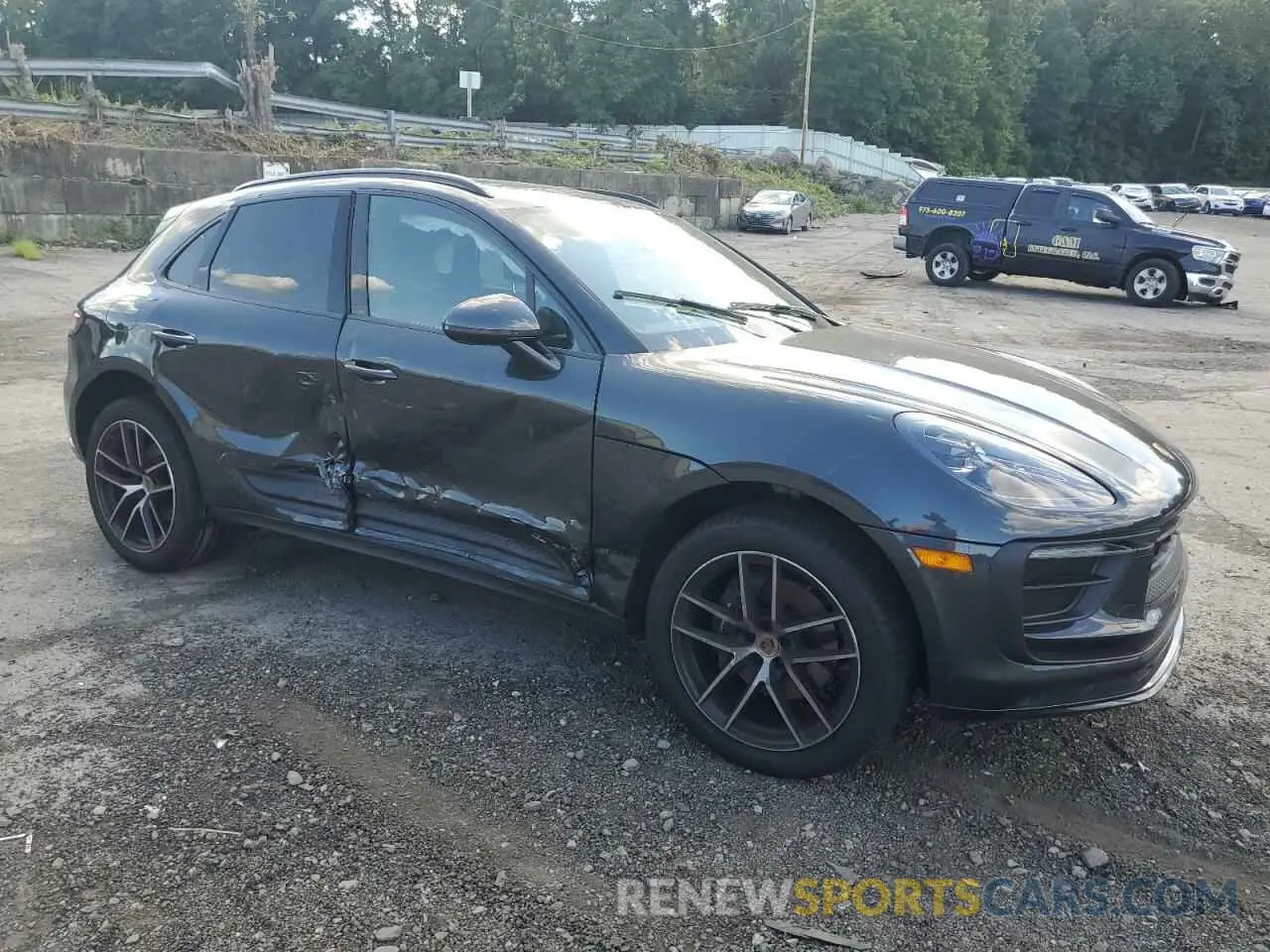 4 fotografías del automóvil dañado WP1AA2A58RLB07654 PORSCHE MACAN BASE 2024