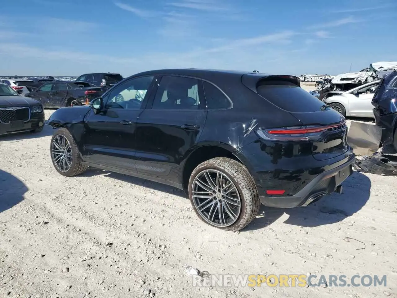 2 fotografías del automóvil dañado WP1AA2A59SLB01285 PORSCHE MACAN BASE 2025