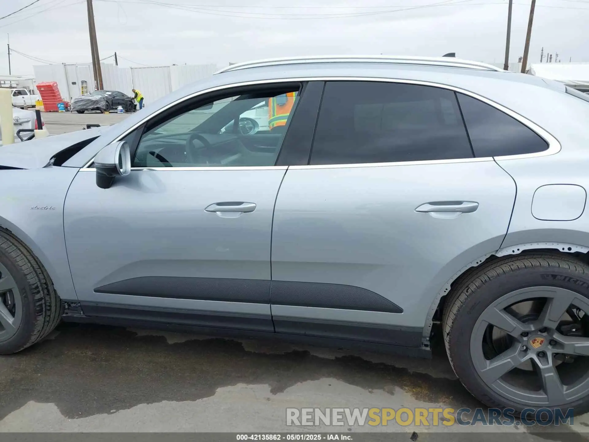 15 fotografías del automóvil dañado WP1AA2XA0RL002544 PORSCHE MACAN ELECTRIC 2024