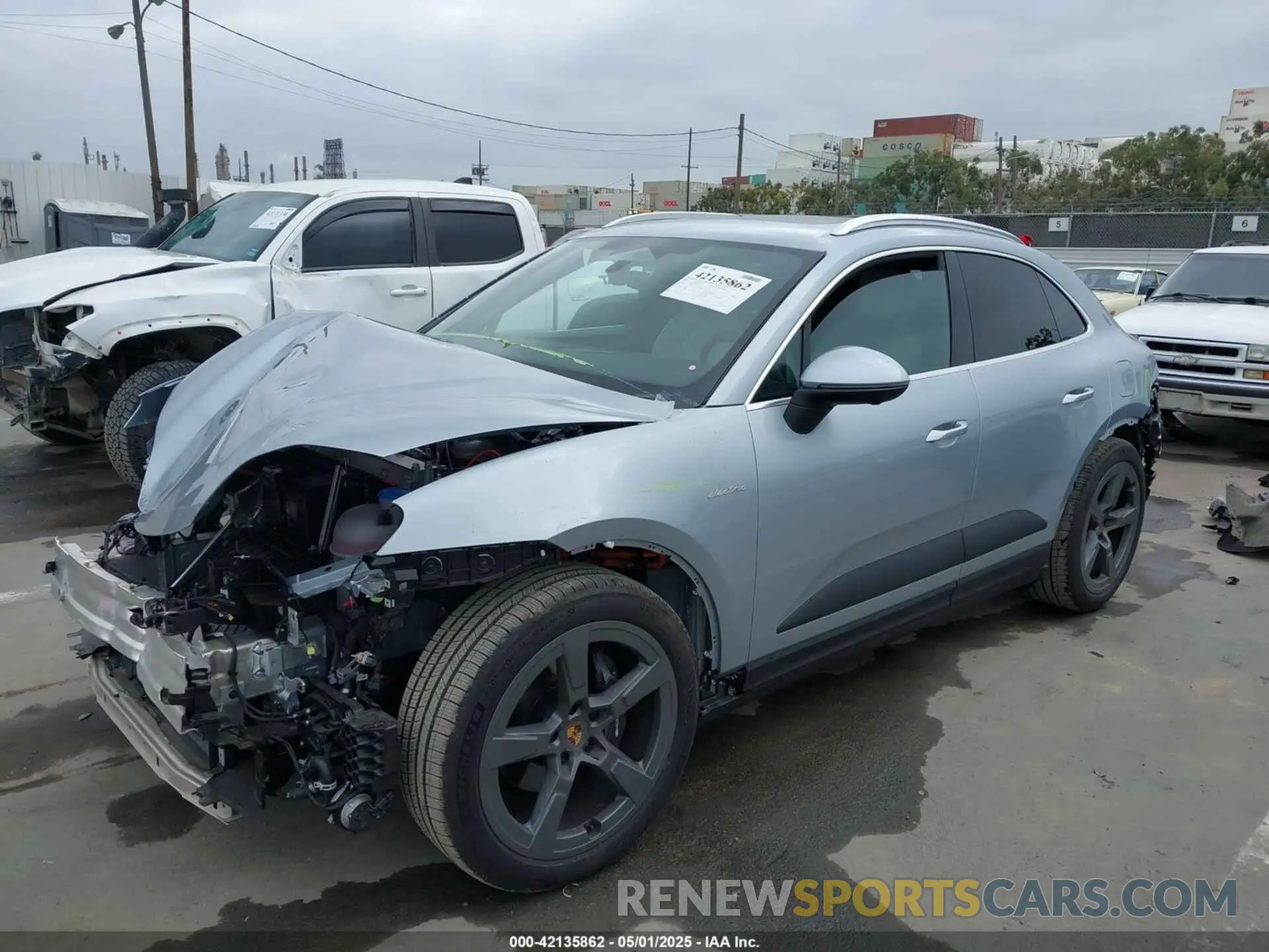 2 fotografías del automóvil dañado WP1AA2XA0RL002544 PORSCHE MACAN ELECTRIC 2024