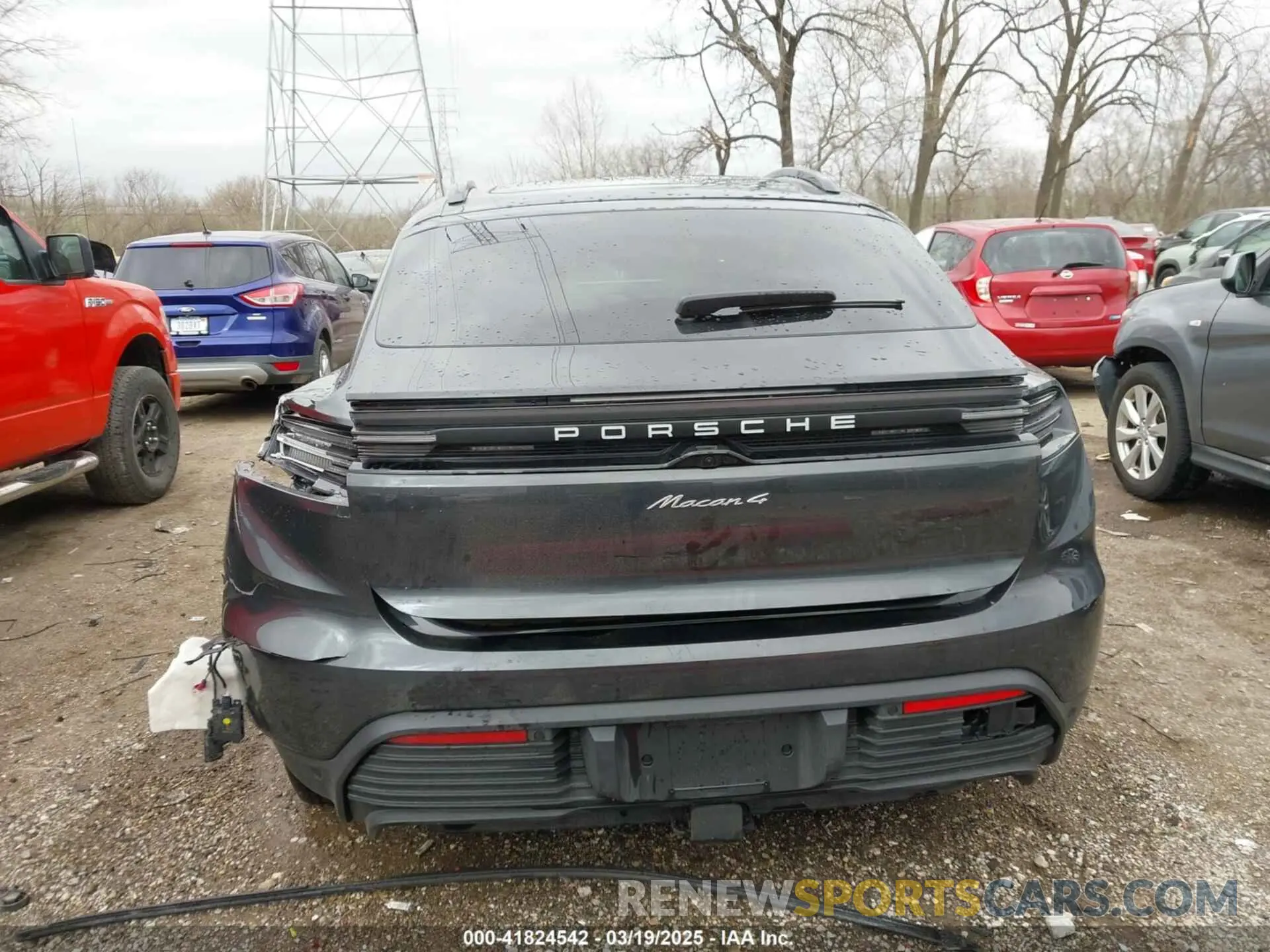 16 fotografías del automóvil dañado WP1AA2XAXRL000512 PORSCHE MACAN ELECTRIC 2024