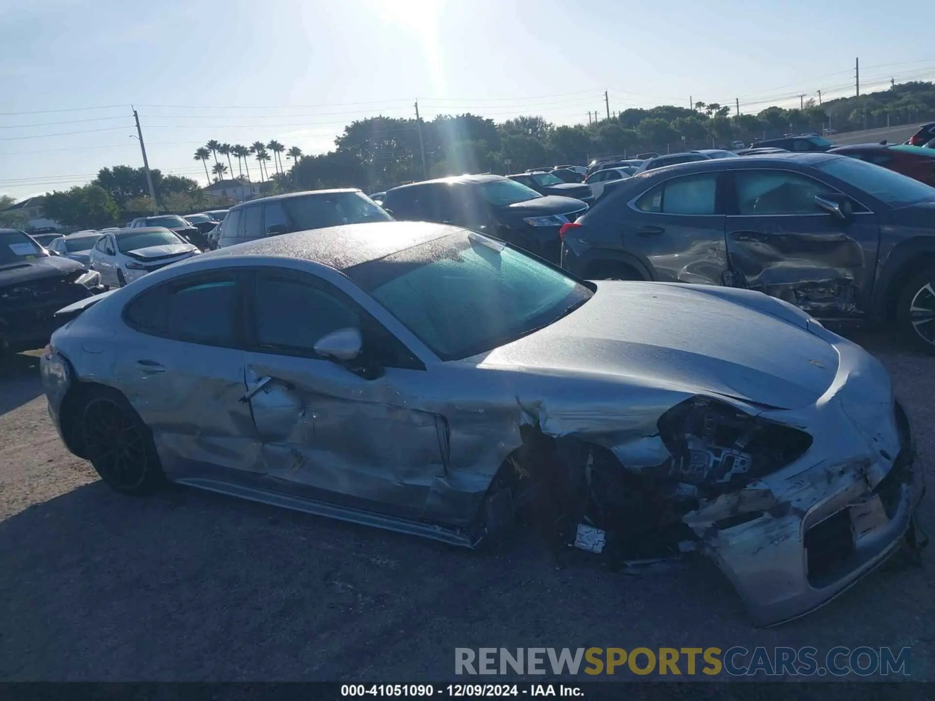 13 fotografías del automóvil dañado WP0AA2A70KL100349 PORSCHE PANAMERA 2019