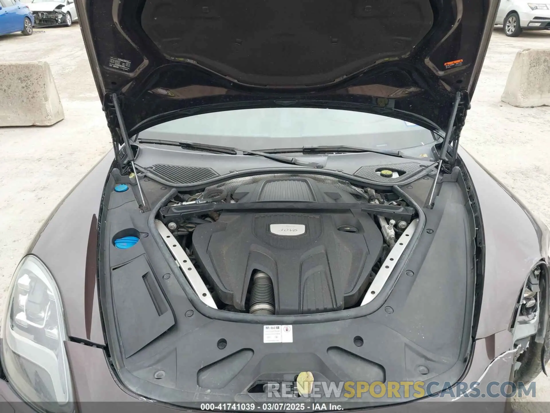10 fotografías del automóvil dañado WP0AA2A76KL100288 PORSCHE PANAMERA 2019
