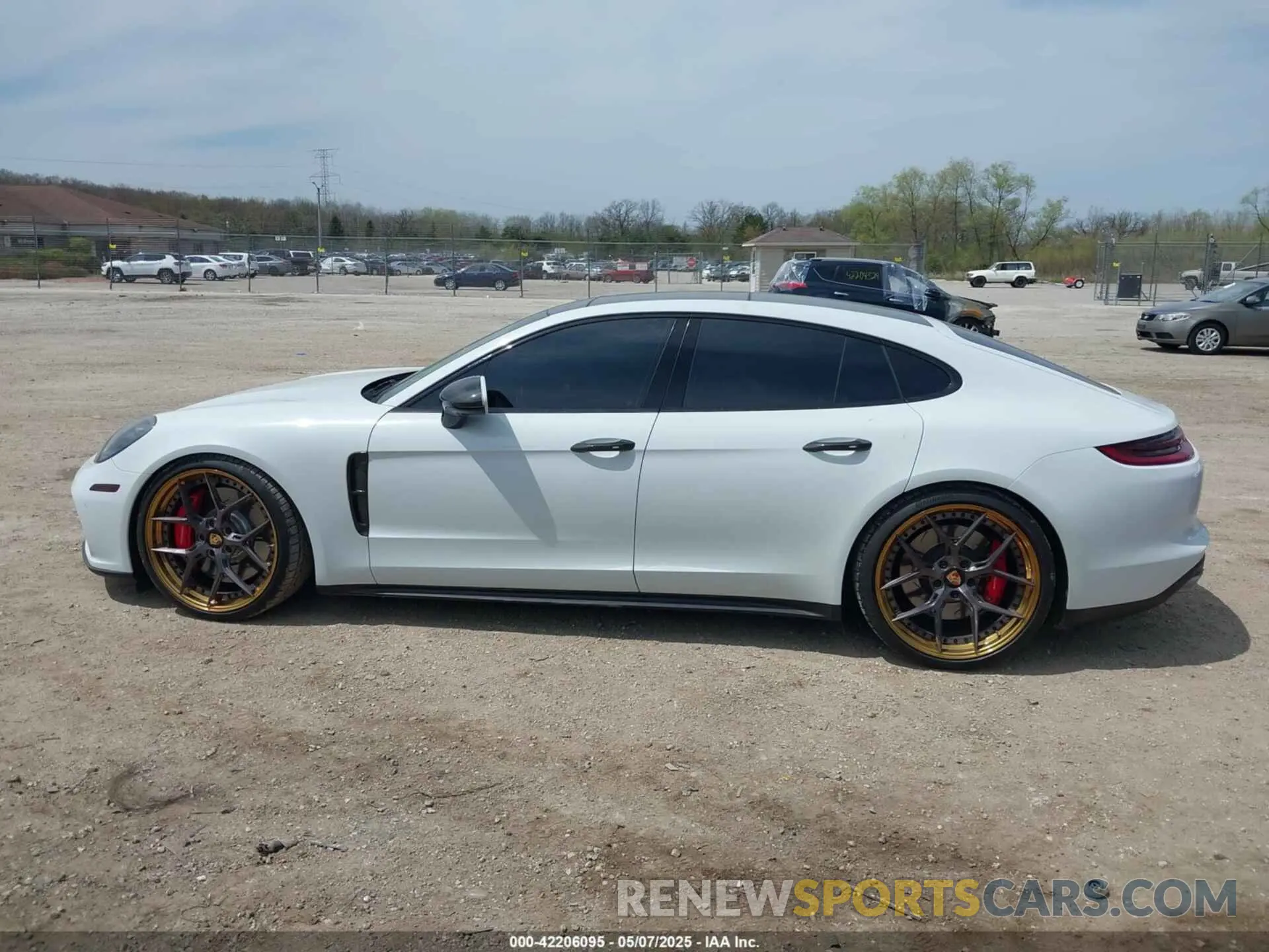 14 fotografías del automóvil dañado WP0AF2A7XKL145364 PORSCHE PANAMERA 2019