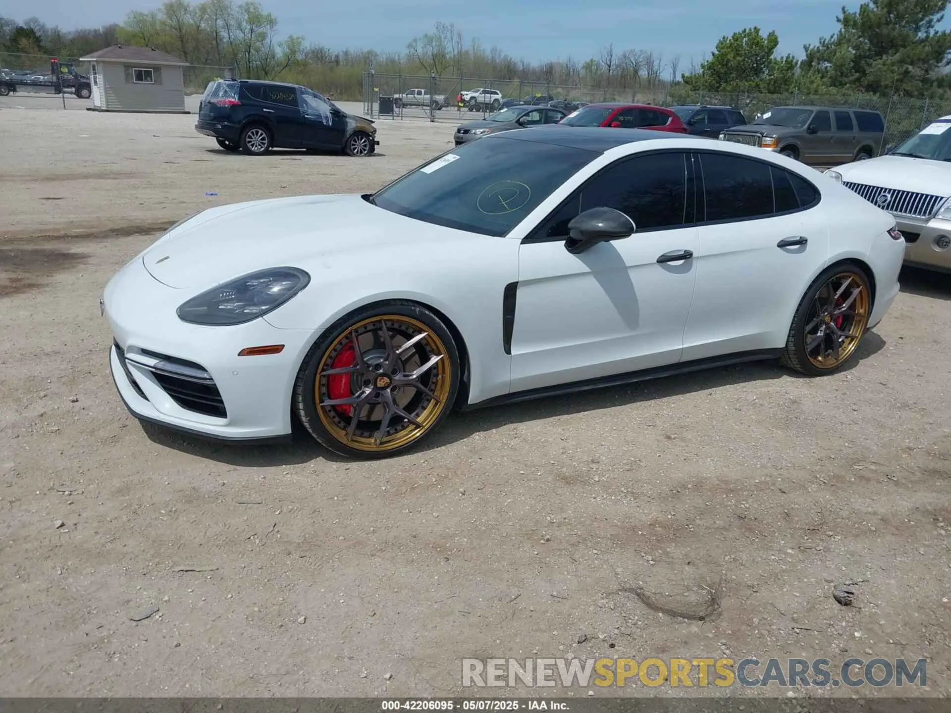 2 fotografías del automóvil dañado WP0AF2A7XKL145364 PORSCHE PANAMERA 2019