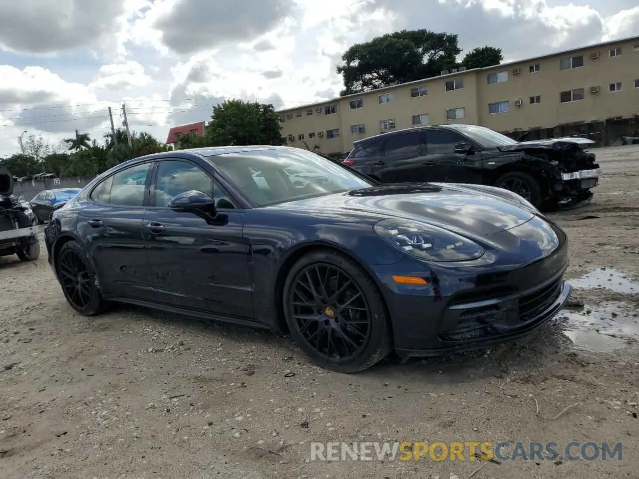 4 fotografías del automóvil dañado WP0AA2A76LL103709 PORSCHE PANAMERA 2020