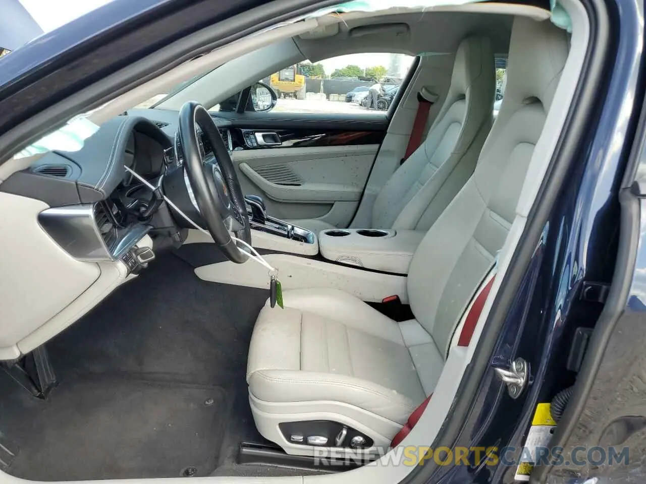 7 fotografías del automóvil dañado WP0AA2A76LL103709 PORSCHE PANAMERA 2020