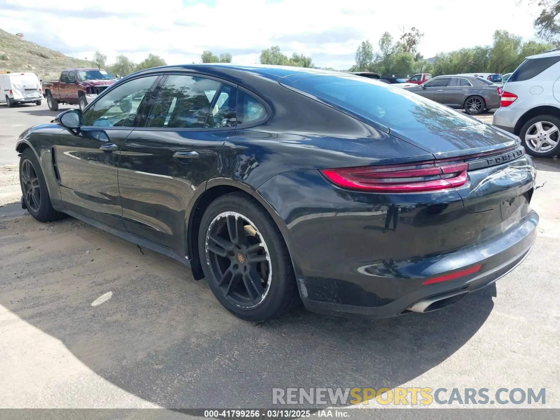 3 fotografías del automóvil dañado WP0AA2A7XLL104023 PORSCHE PANAMERA 2020