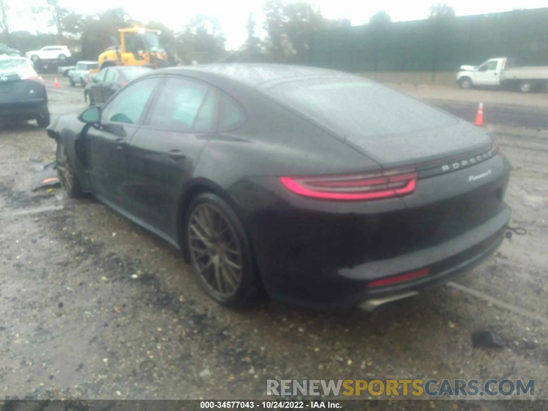 3 fotografías del automóvil dañado WP0AA2A7XLL104295 PORSCHE PANAMERA 2020