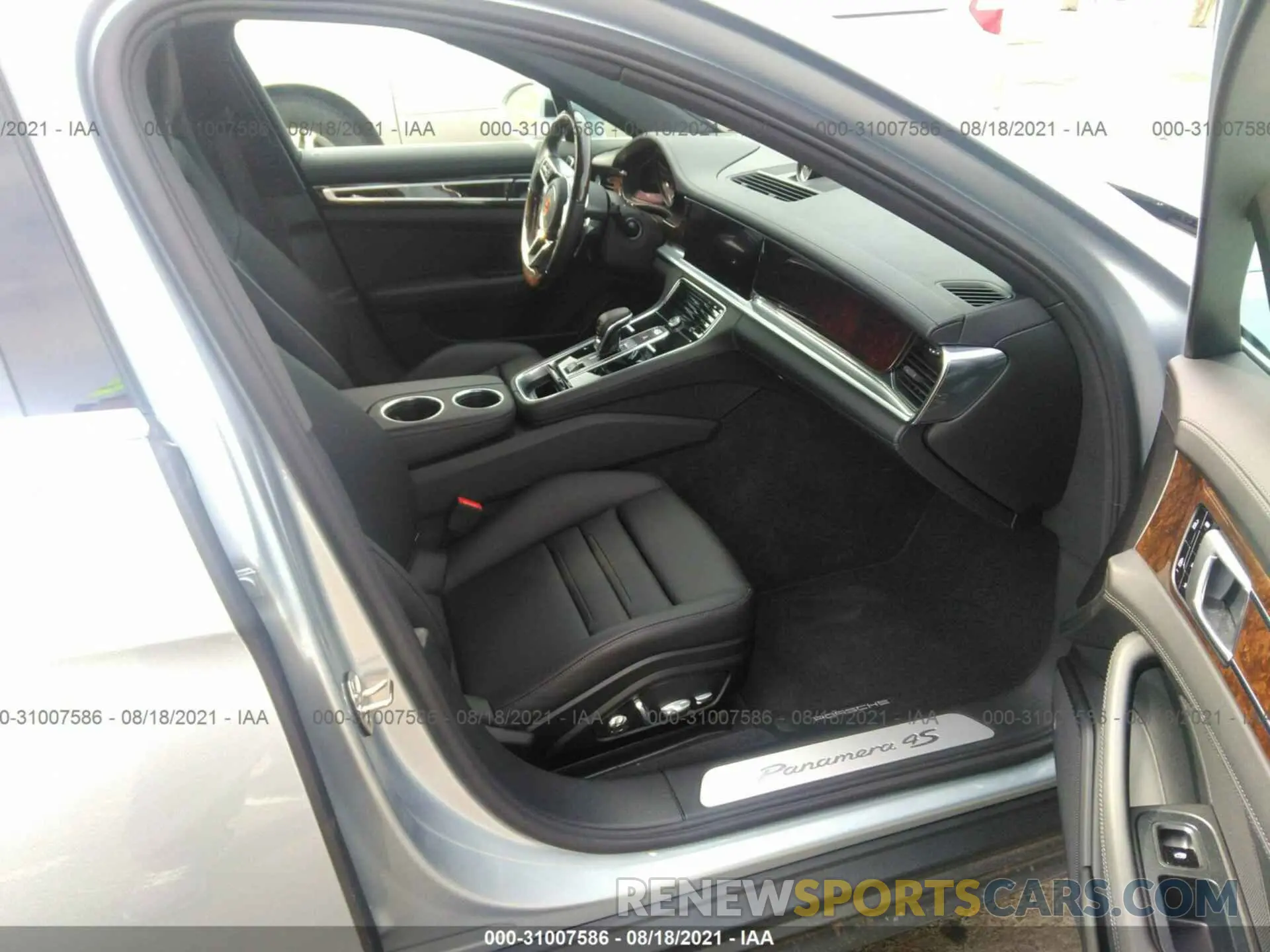 5 fotografías del automóvil dañado WP0AB2A70LL140395 PORSCHE PANAMERA 2020