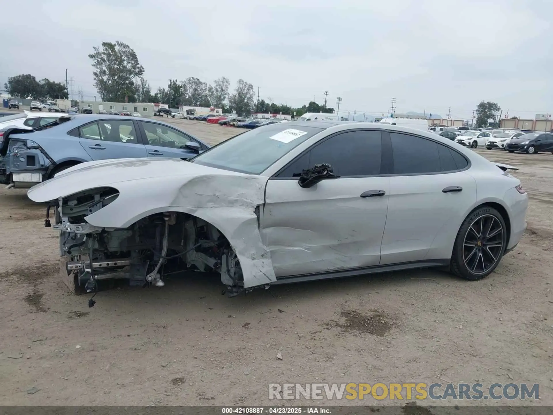15 fotografías del automóvil dañado WP0AB2A71LL140650 PORSCHE PANAMERA 2020
