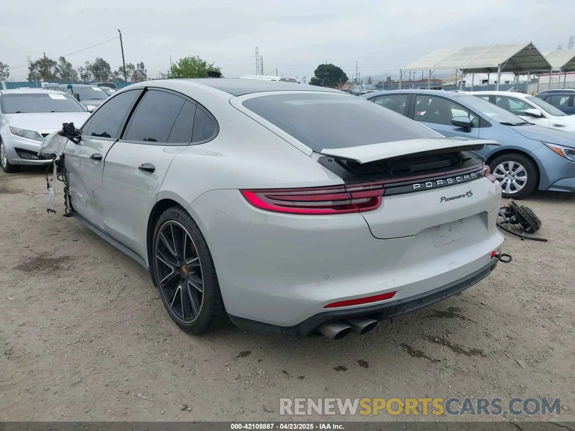 3 fotografías del automóvil dañado WP0AB2A71LL140650 PORSCHE PANAMERA 2020