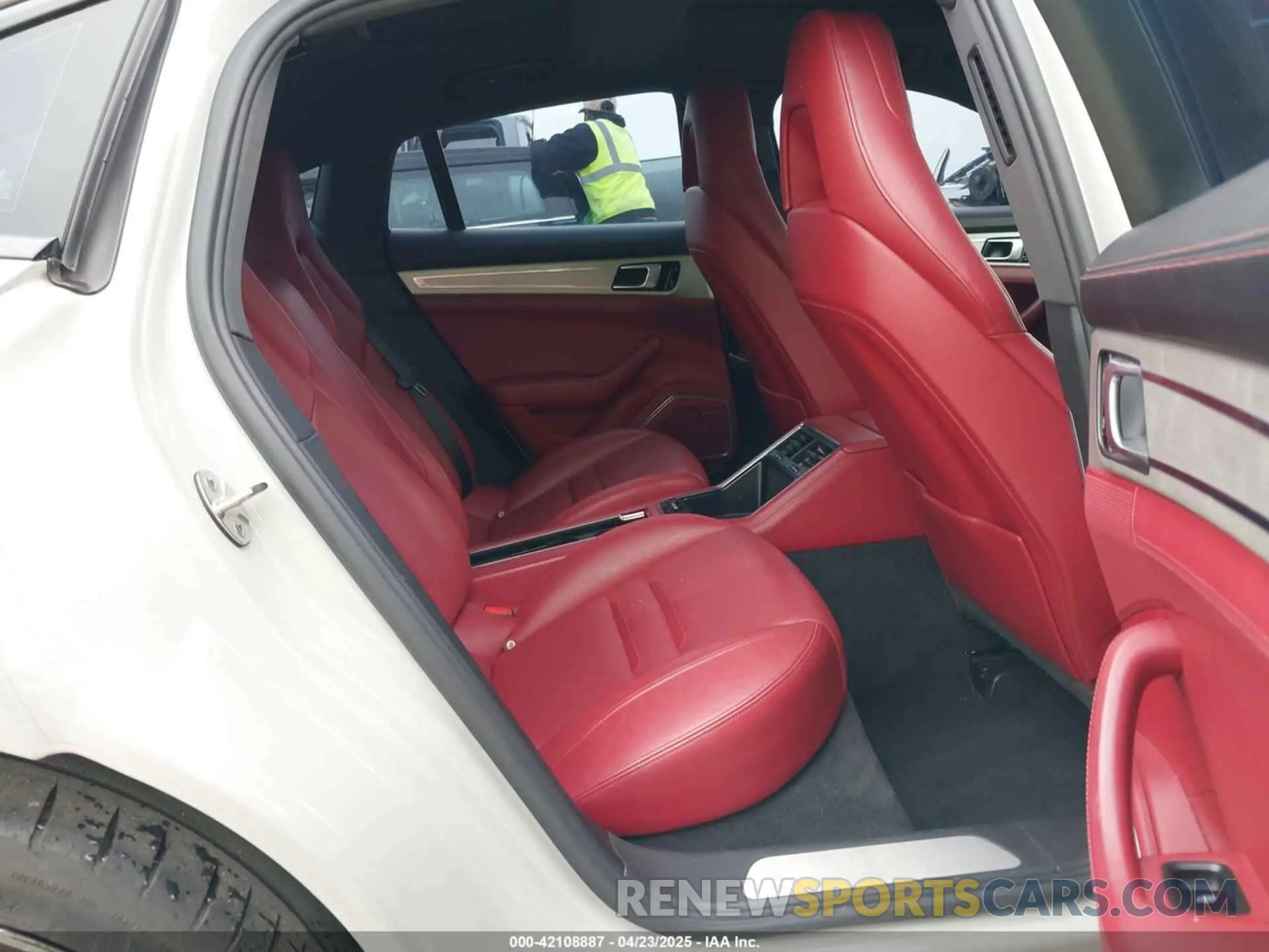 8 fotografías del automóvil dañado WP0AB2A71LL140650 PORSCHE PANAMERA 2020