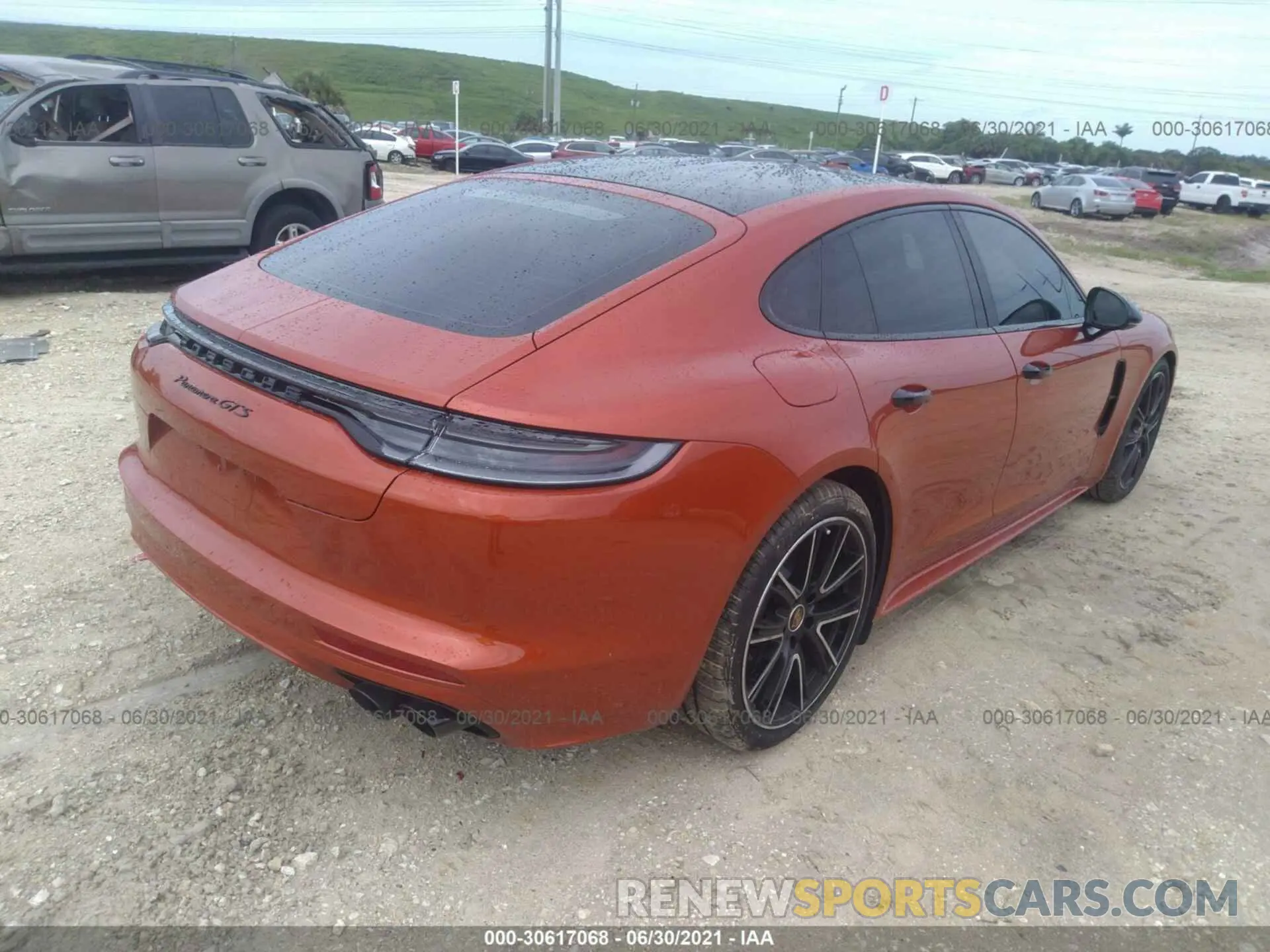 4 fotografías del automóvil dañado WP0AG2A71ML147486 PORSCHE PANAMERA 2021