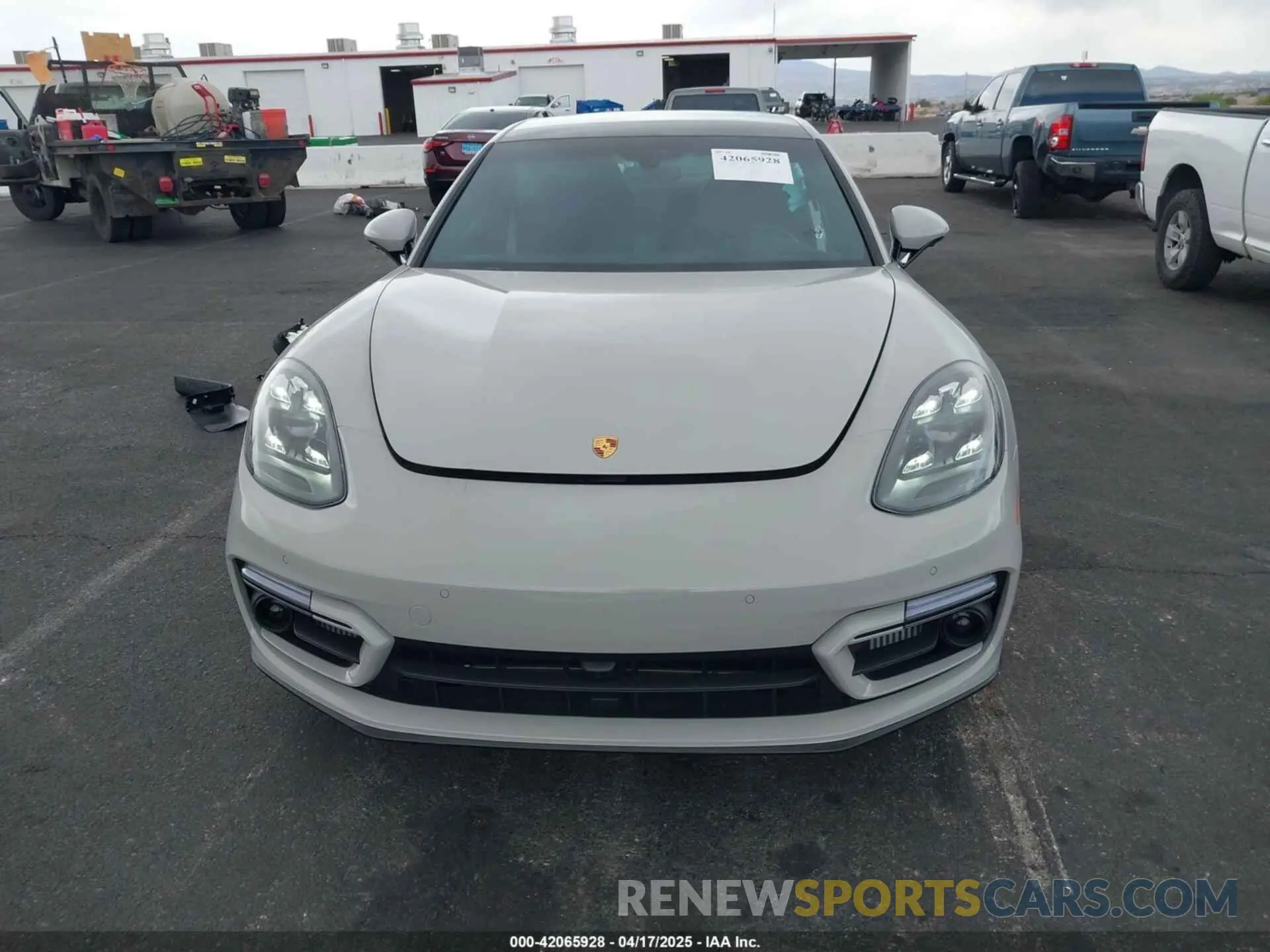 13 fotografías del automóvil dañado WP0AG2A71PL135536 PORSCHE PANAMERA 2023