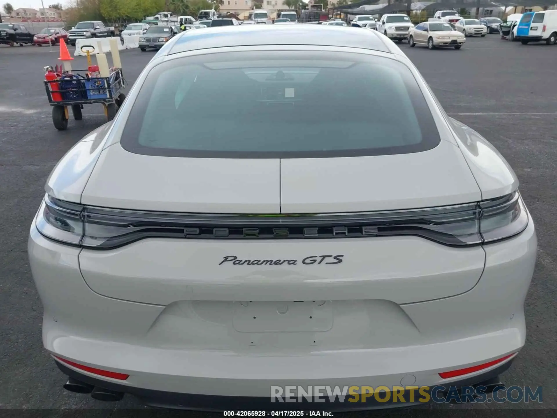 17 fotografías del automóvil dañado WP0AG2A71PL135536 PORSCHE PANAMERA 2023