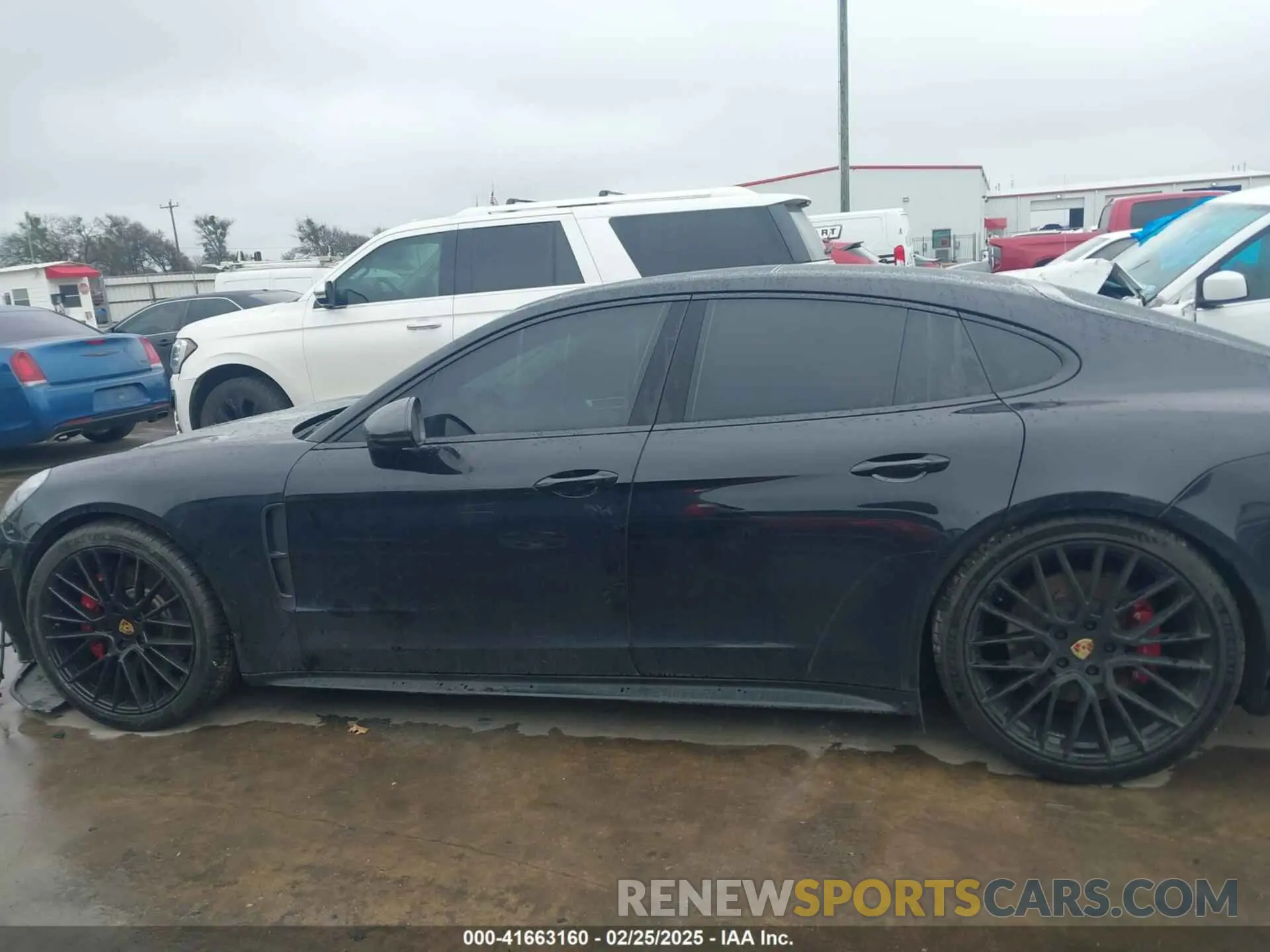 14 fotografías del automóvil dañado WP0AG2A78PL135386 PORSCHE PANAMERA 2023