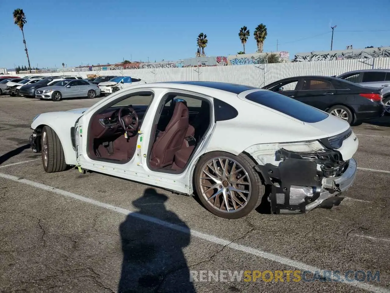 2 fotografías del automóvil dañado WP0AJ2A73PL100823 PORSCHE PANAMERA 2023