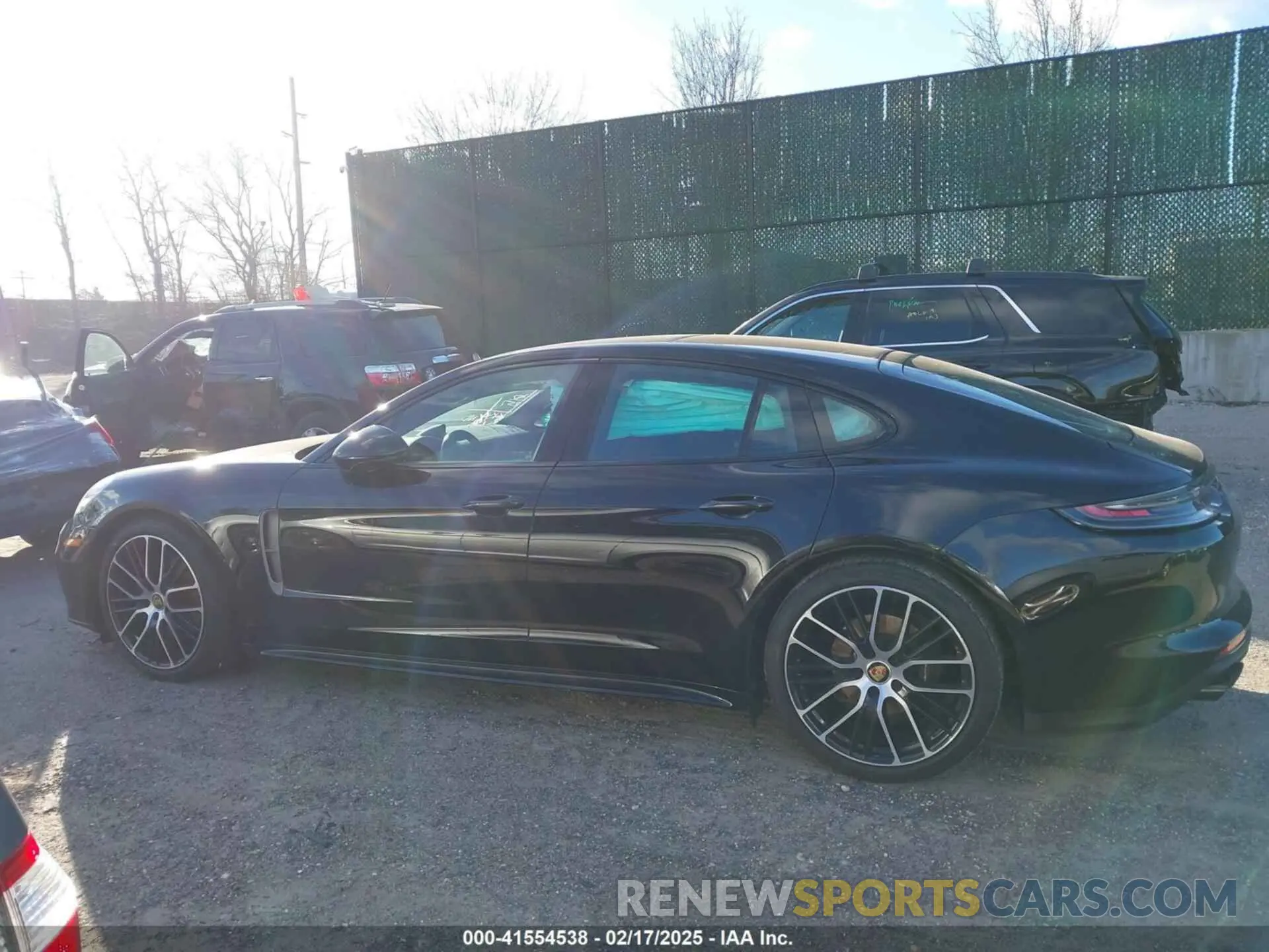 14 fotografías del automóvil dañado WP0AJ2A77PL100226 PORSCHE PANAMERA 2023