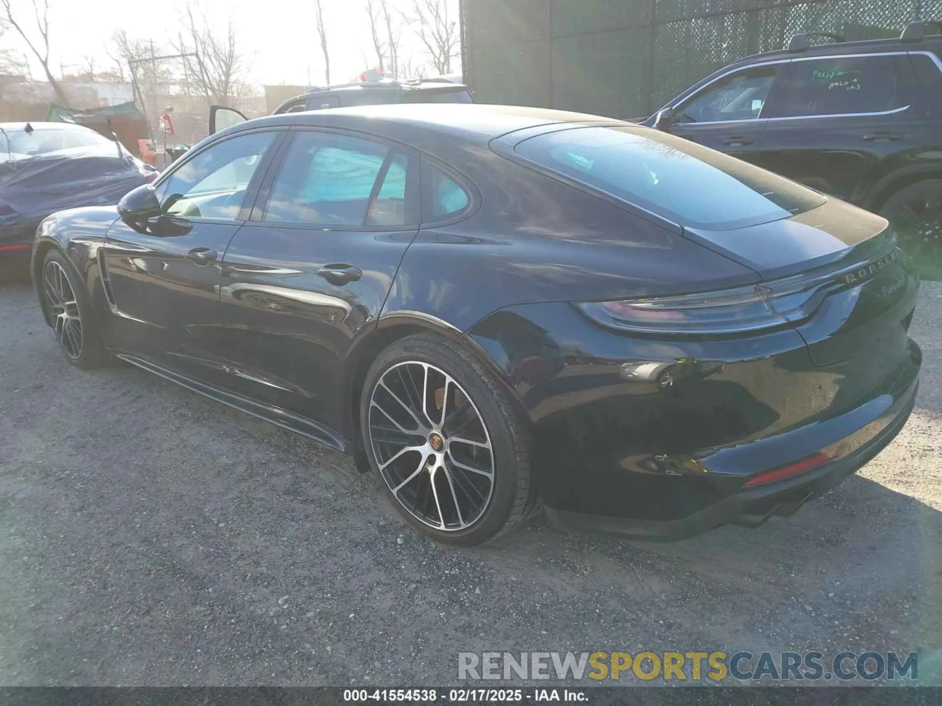 3 fotografías del automóvil dañado WP0AJ2A77PL100226 PORSCHE PANAMERA 2023
