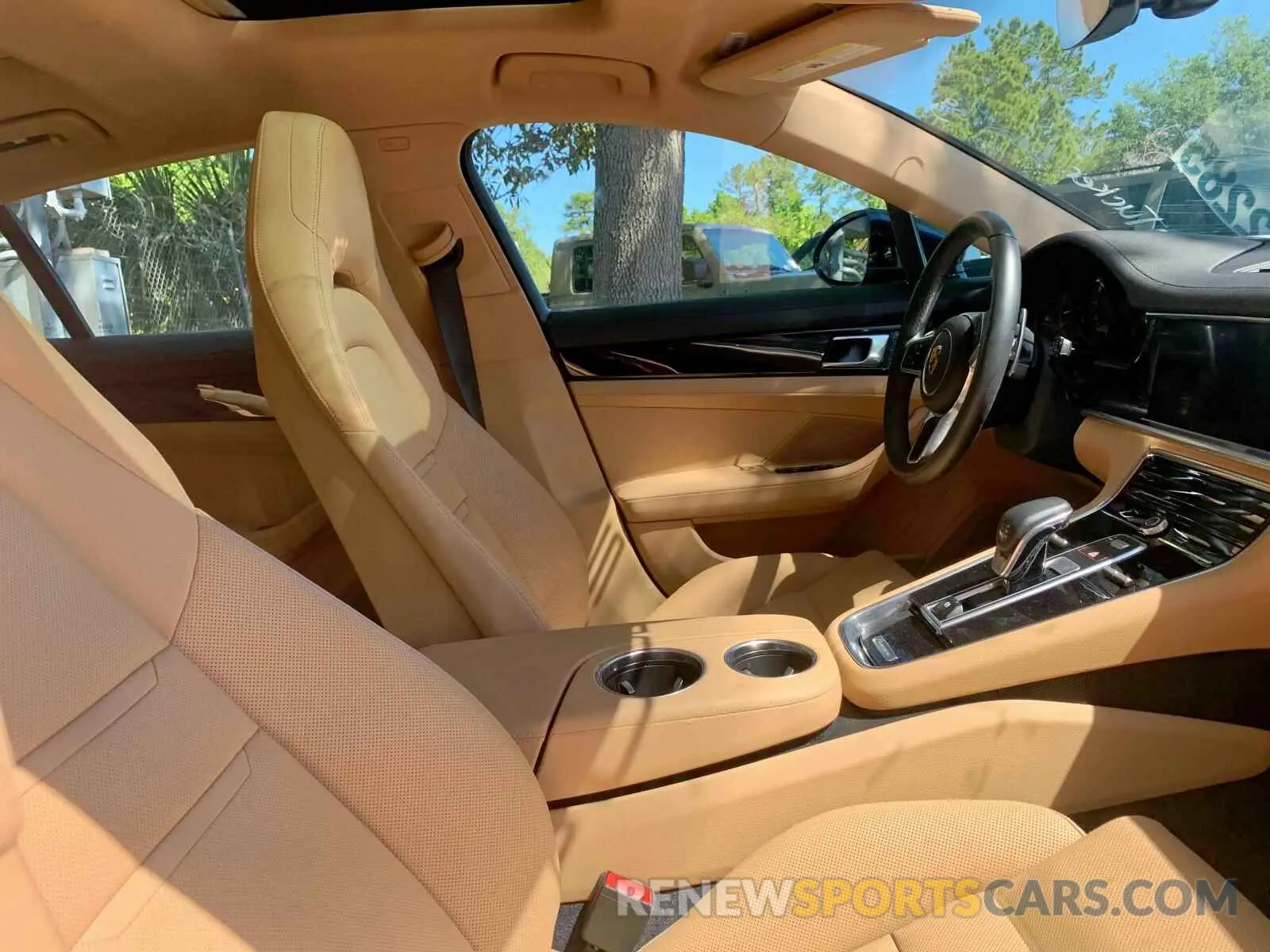 5 fotografías del automóvil dañado WP0AA2A79KL100785 PORSCHE PANAMERA B 2019