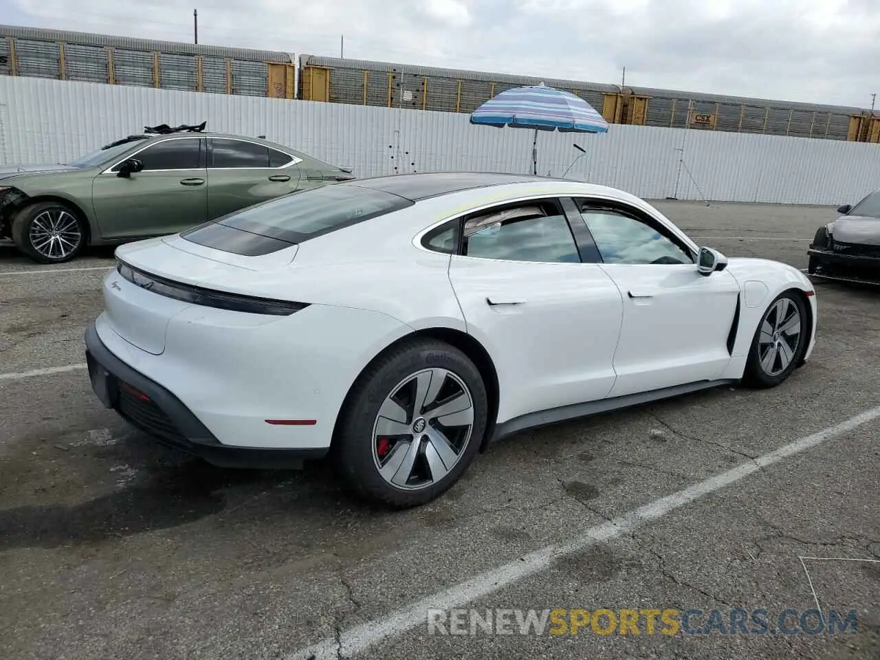 3 fotografías del automóvil dañado WP0AB2Y10LSA51954 PORSCHE TAYCAN 2020