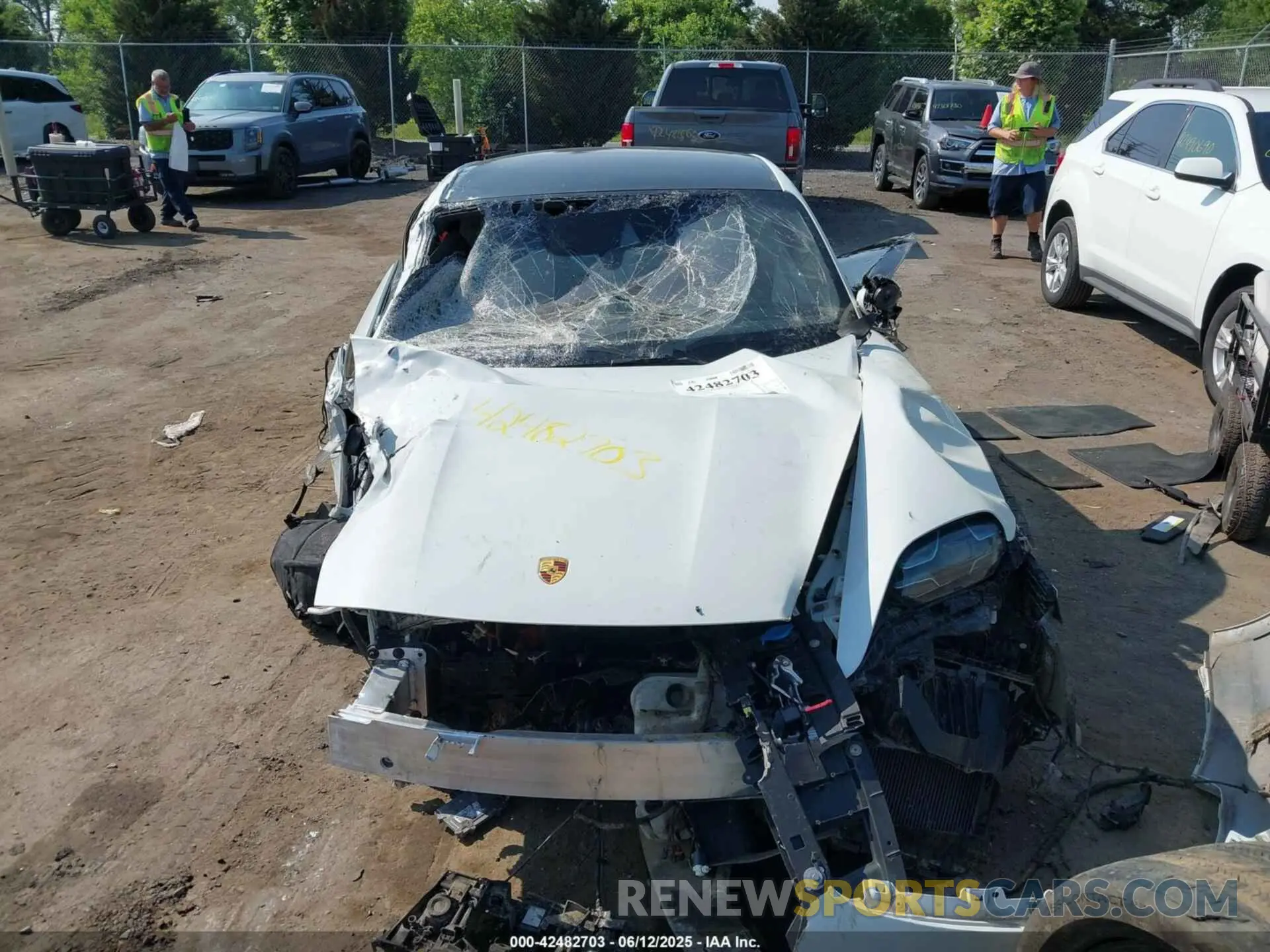 11 fotografías del automóvil dañado WP0AC2Y14LSA71864 PORSCHE TAYCAN 2020