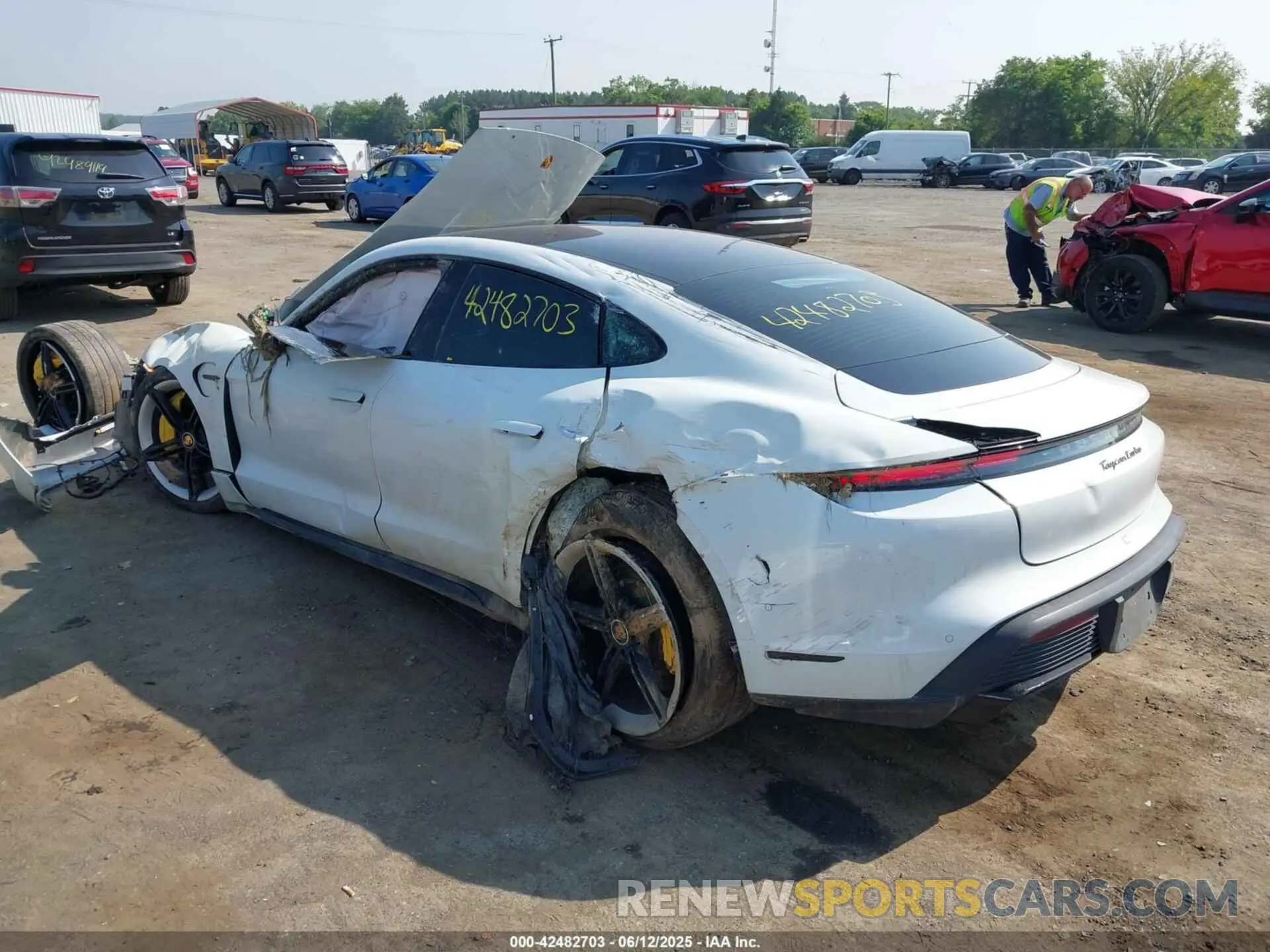 3 fotografías del automóvil dañado WP0AC2Y14LSA71864 PORSCHE TAYCAN 2020