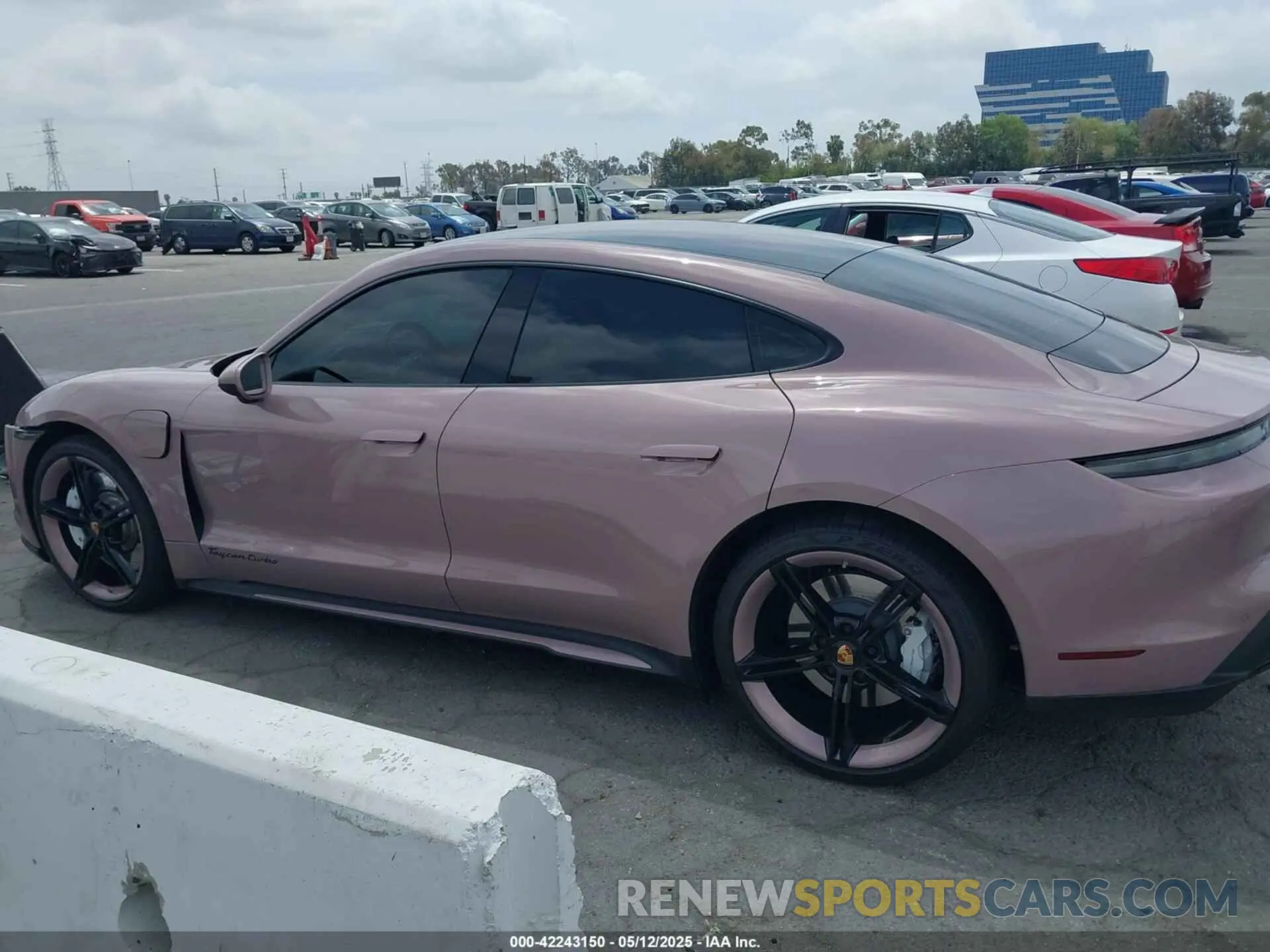 14 fotografías del automóvil dañado WP0AA2Y12MSA16174 PORSCHE TAYCAN 2021