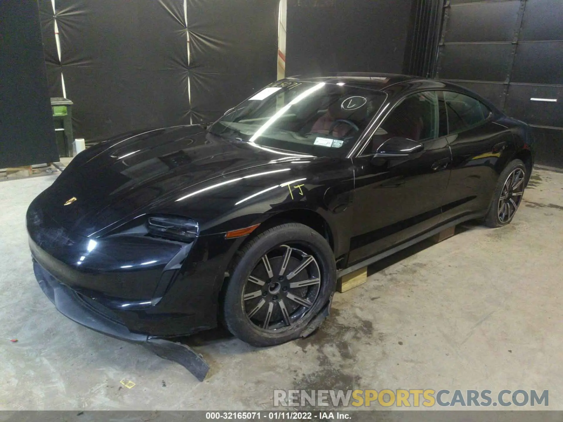 2 fotografías del automóvil dañado WP0AA2Y13MSA14109 PORSCHE TAYCAN 2021