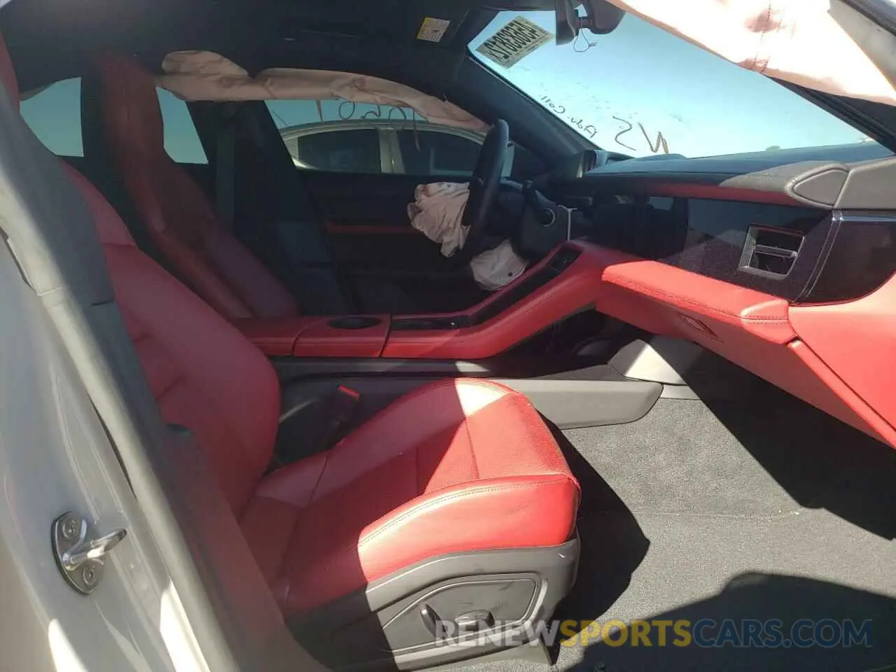 5 fotografías del automóvil dañado WP0AA2Y15MSA16377 PORSCHE TAYCAN 2021