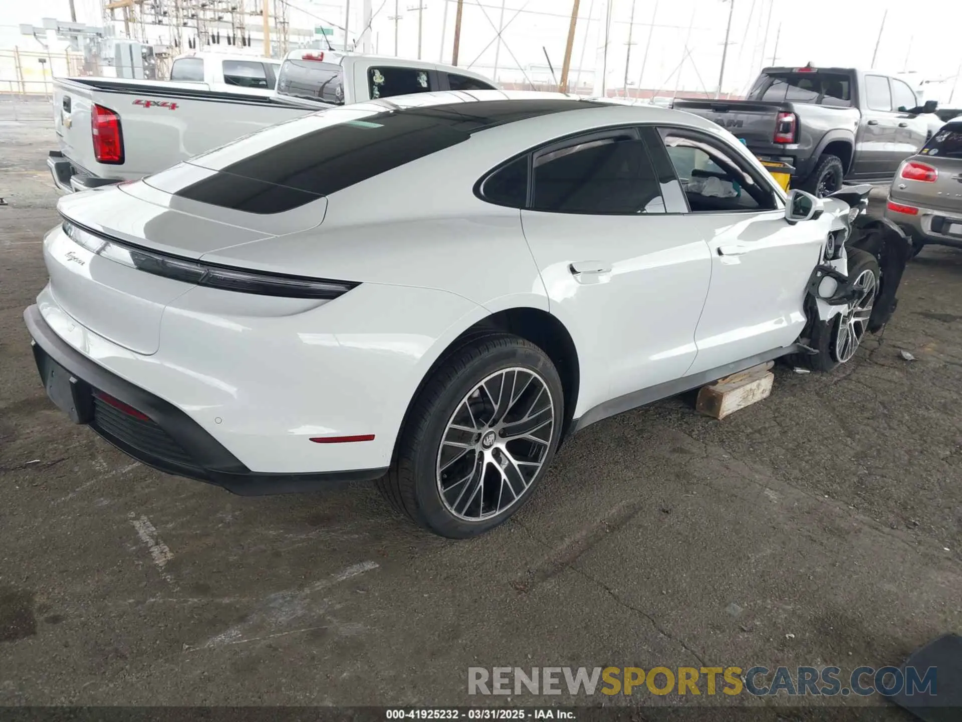 4 fotografías del automóvil dañado WP0AA2Y19MSA19122 PORSCHE TAYCAN 2021