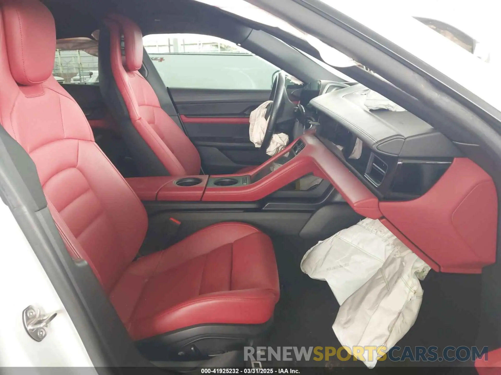 5 fotografías del automóvil dañado WP0AA2Y19MSA19122 PORSCHE TAYCAN 2021