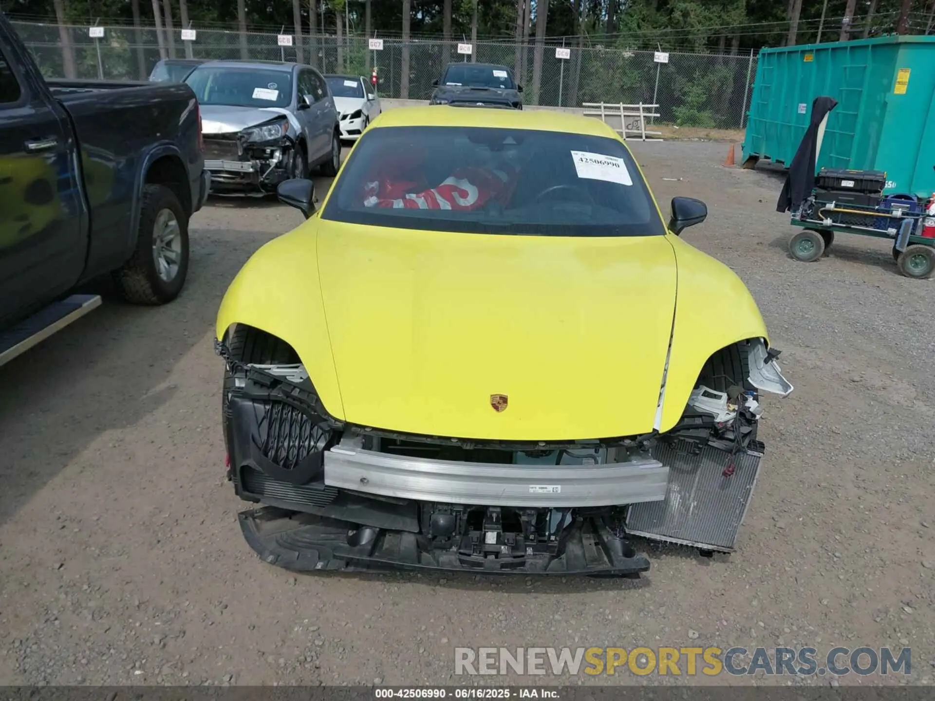12 fotografías del automóvil dañado WP0AA2Y1XMSA18769 PORSCHE TAYCAN 2021