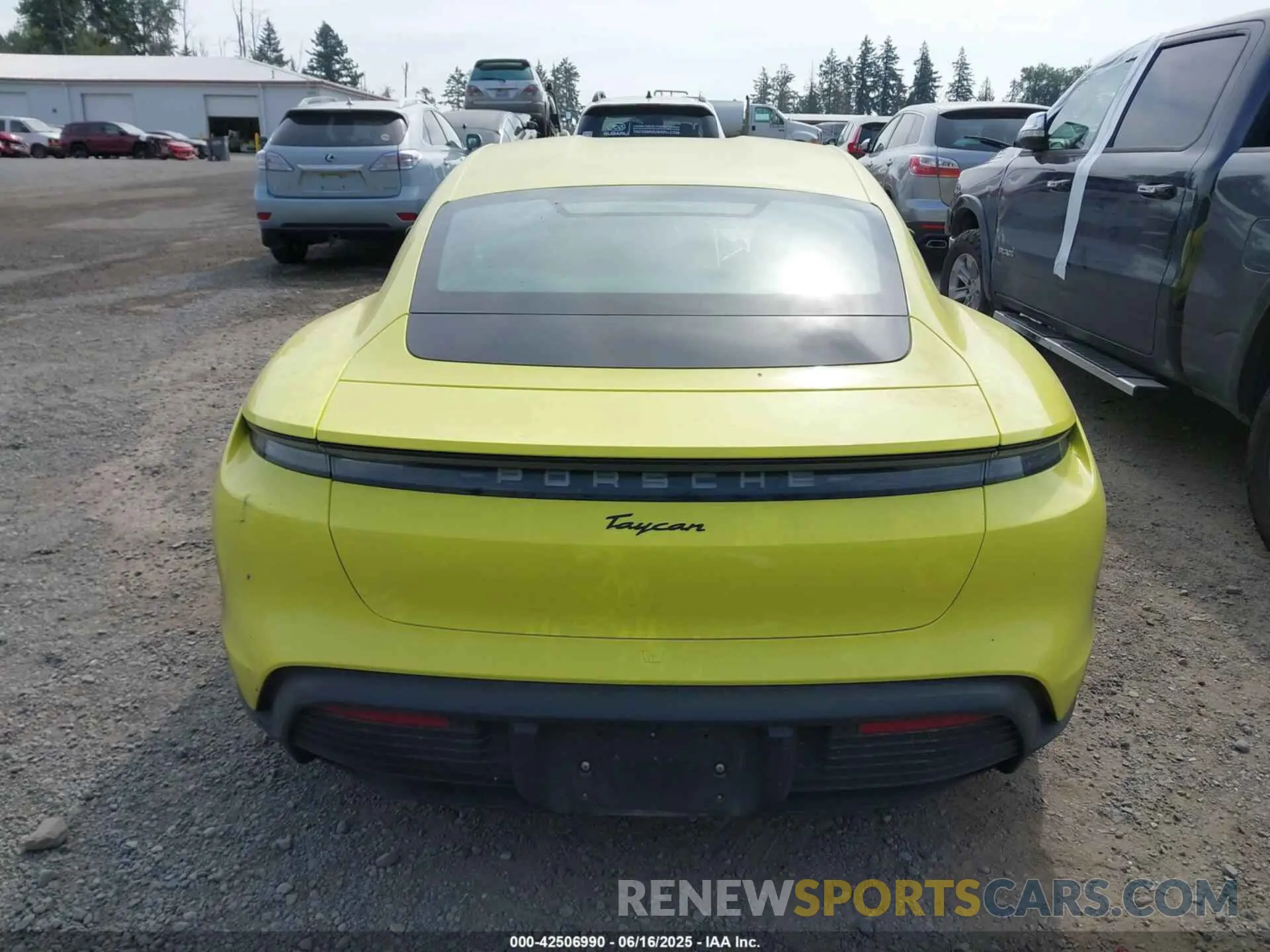 16 fotografías del automóvil dañado WP0AA2Y1XMSA18769 PORSCHE TAYCAN 2021
