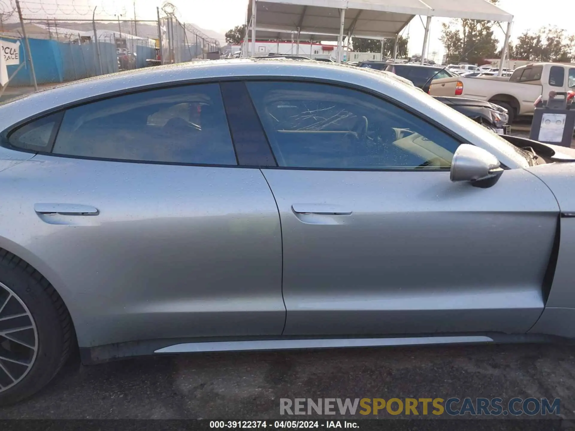 14 fotografías del automóvil dañado WP0AC2Y14MSA62602 PORSCHE TAYCAN 2021