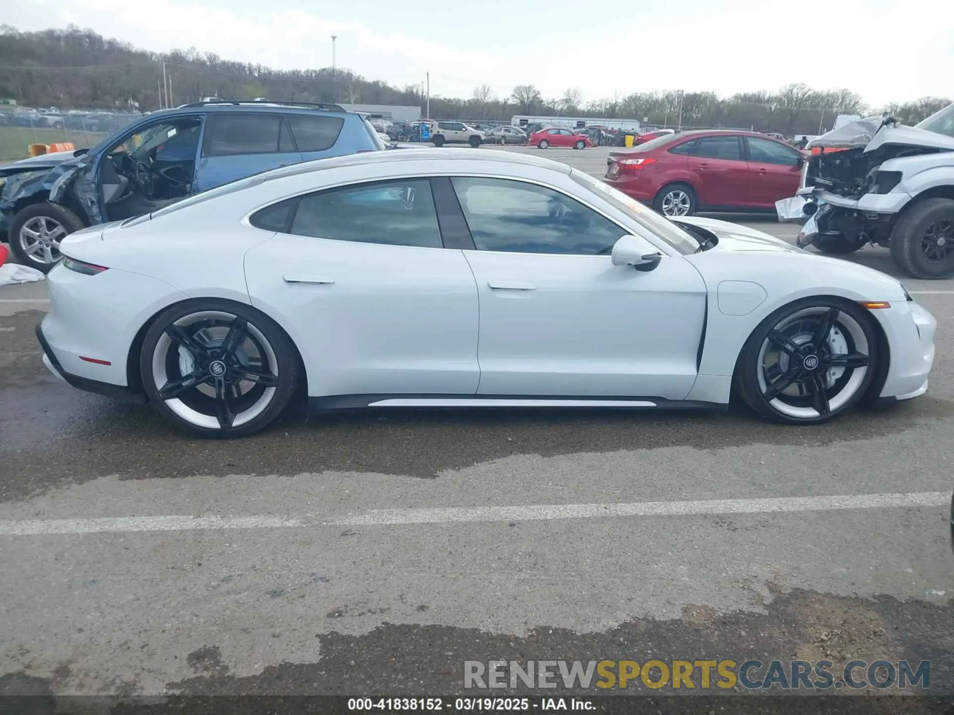 13 fotografías del automóvil dañado WP0AC2Y16MSA63752 PORSCHE TAYCAN 2021