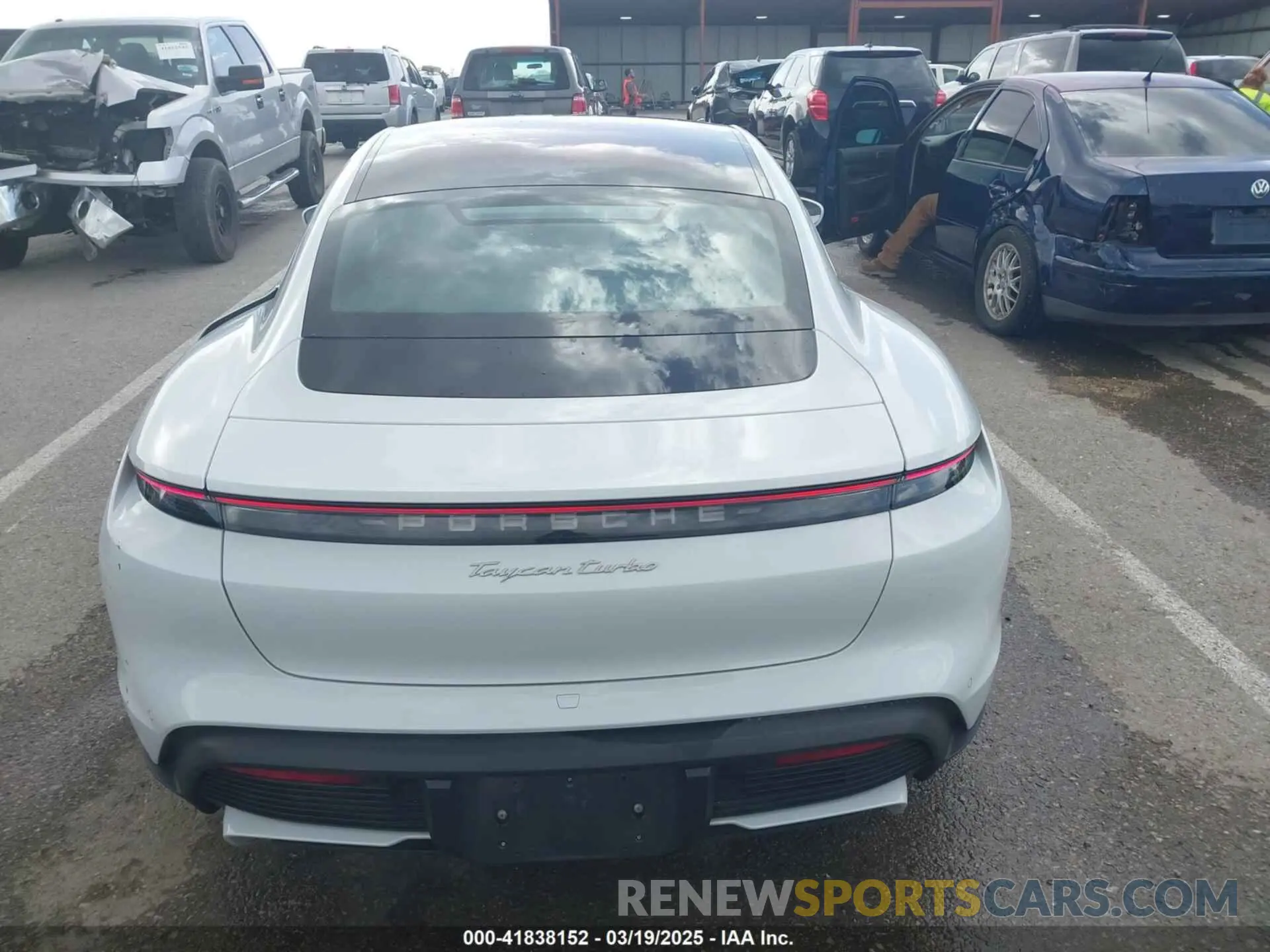 16 fotografías del automóvil dañado WP0AC2Y16MSA63752 PORSCHE TAYCAN 2021